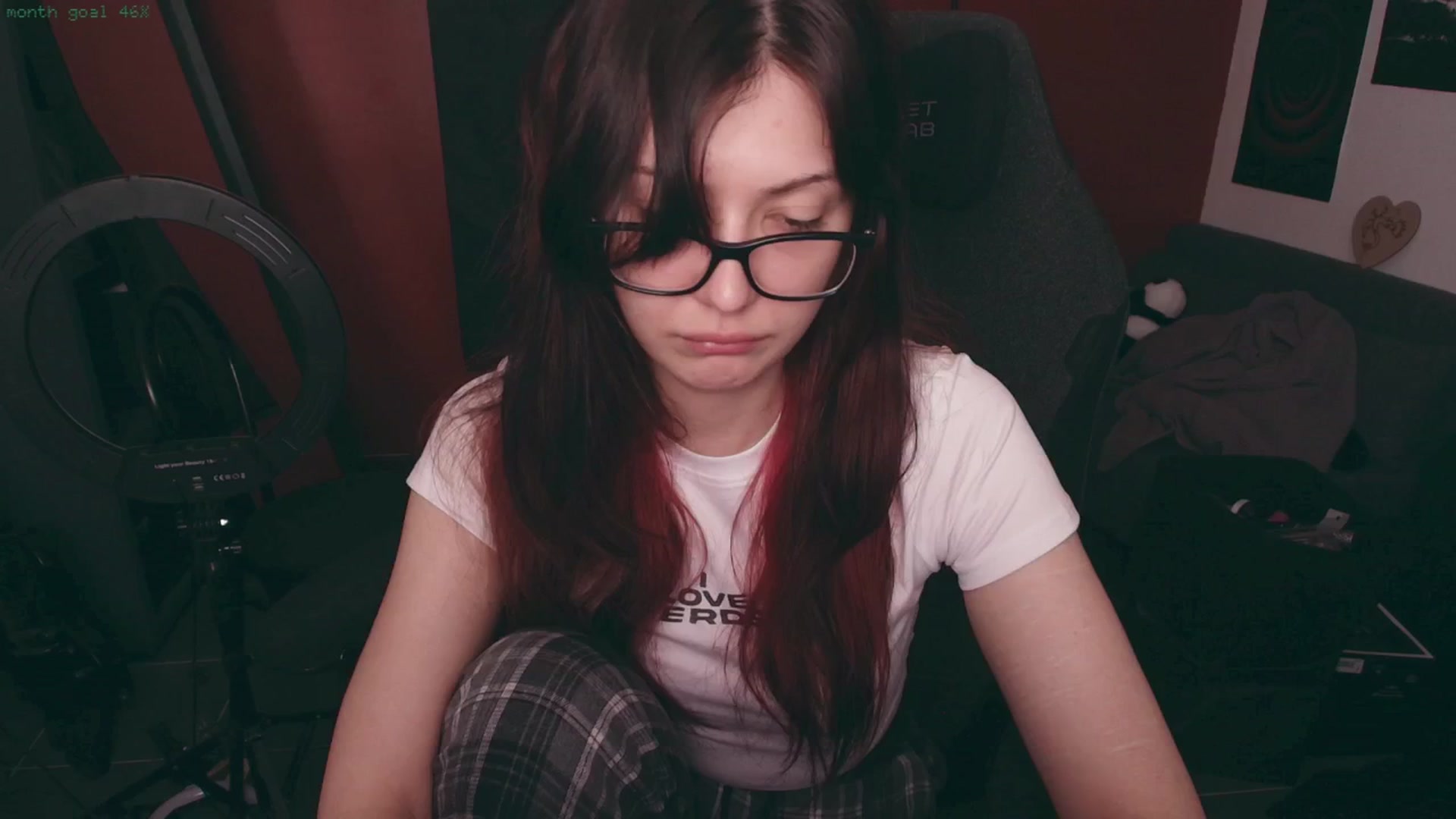 Gallery image thumbnail from RoomToAvoid's myfreecams stream on, 03/28/2025, 24:56 image 18 of 20