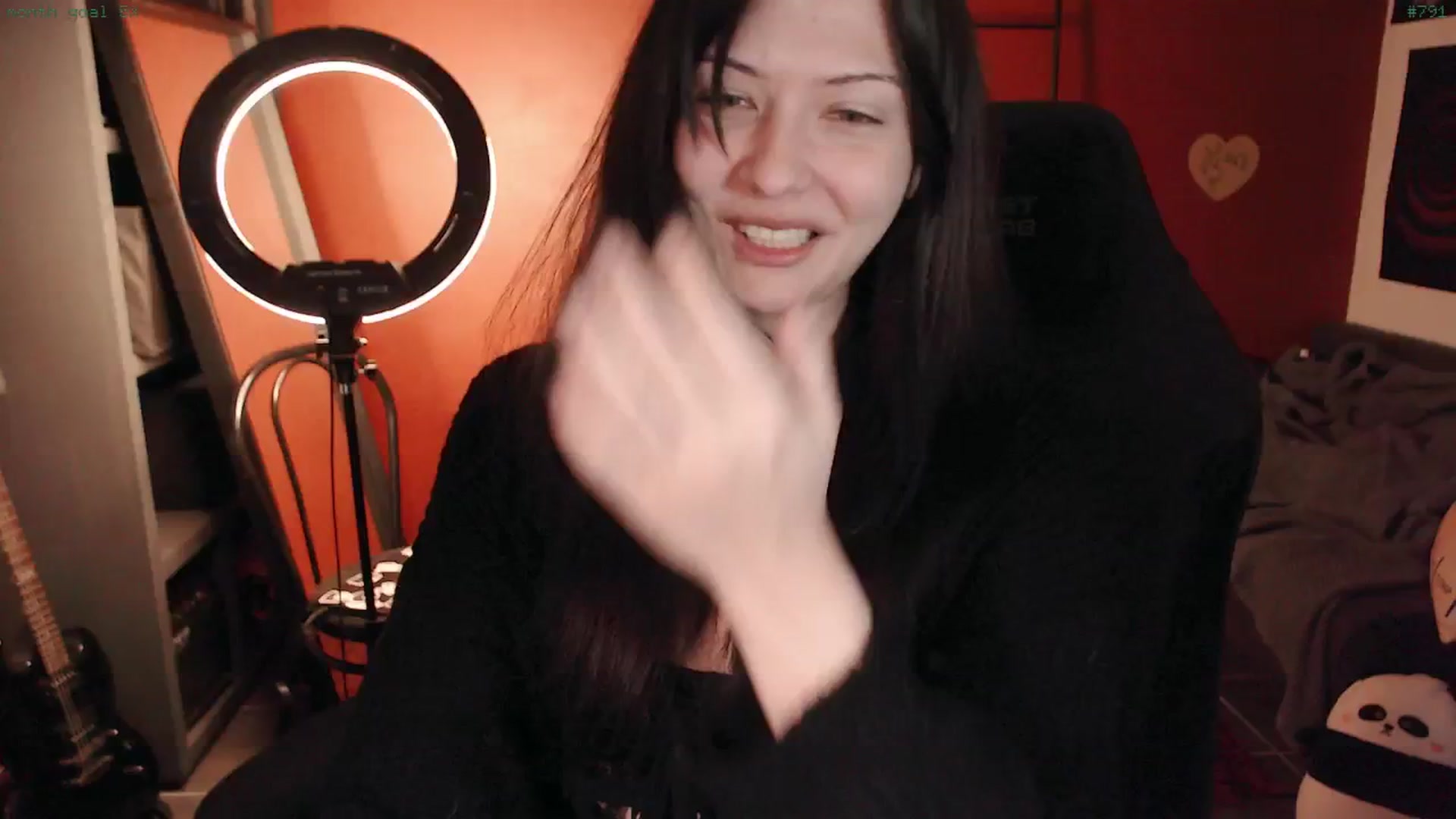 Gallery image thumbnail from RoomToAvoid's myfreecams stream on, 04/05/2025, 03:53 image 8 of 20