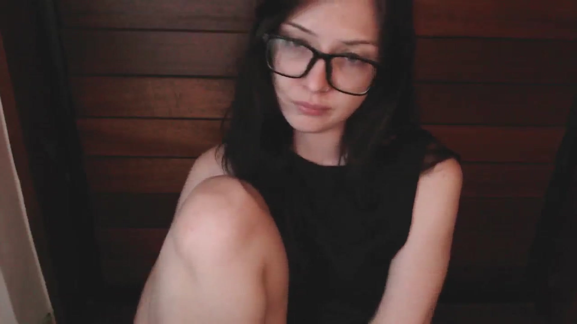 Gallery image thumbnail from RoomToAvoid's myfreecams stream on, 04/28/2025, 11:10 image 16 of 20