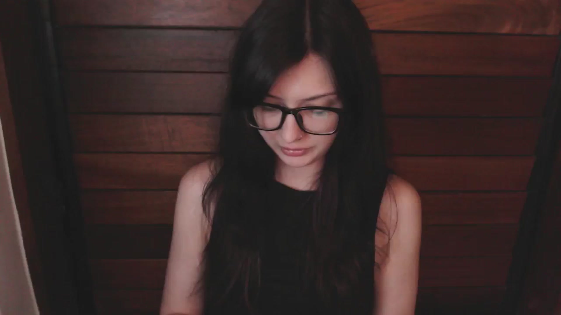 Gallery image thumbnail from RoomToAvoid's myfreecams stream on, 04/28/2025, 11:10 image 6 of 20
