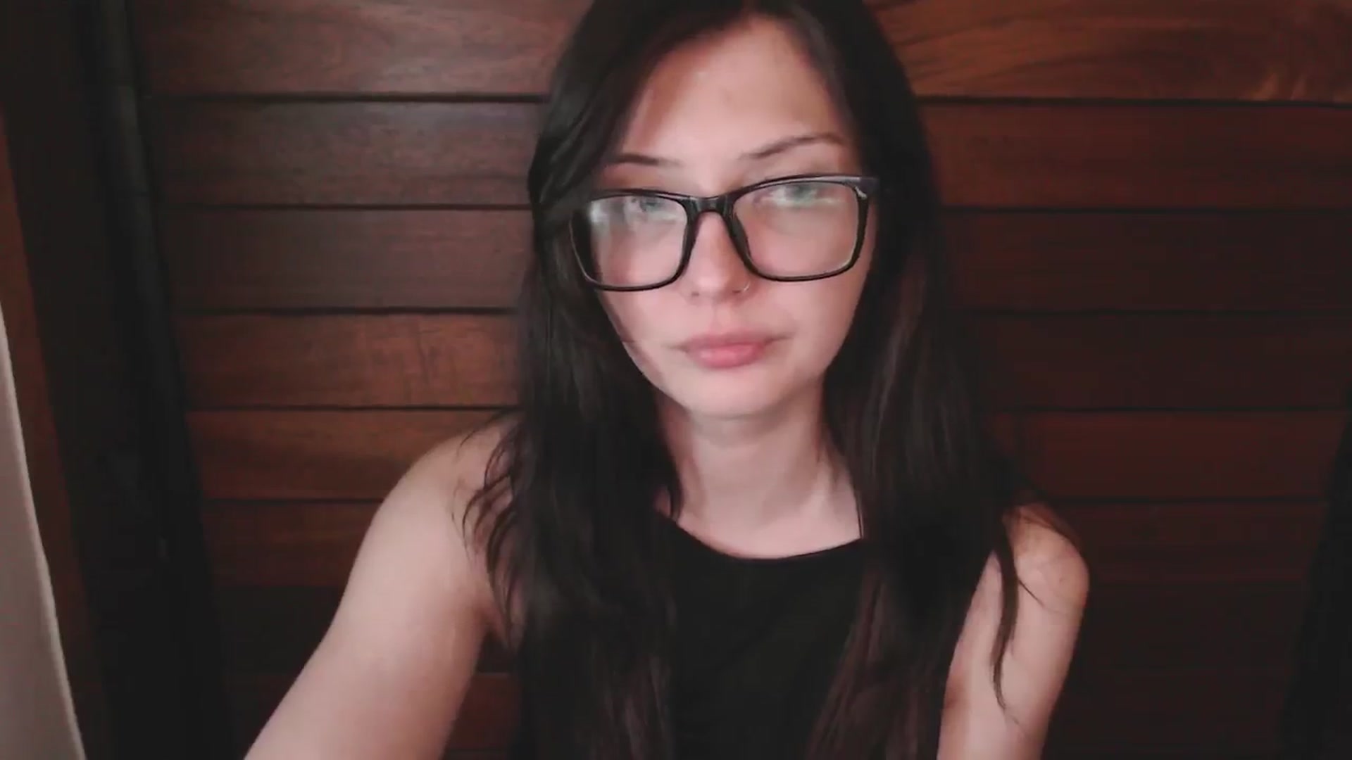 Gallery image thumbnail from RoomToAvoid's myfreecams stream on, 04/28/2025, 11:10 image 18 of 20