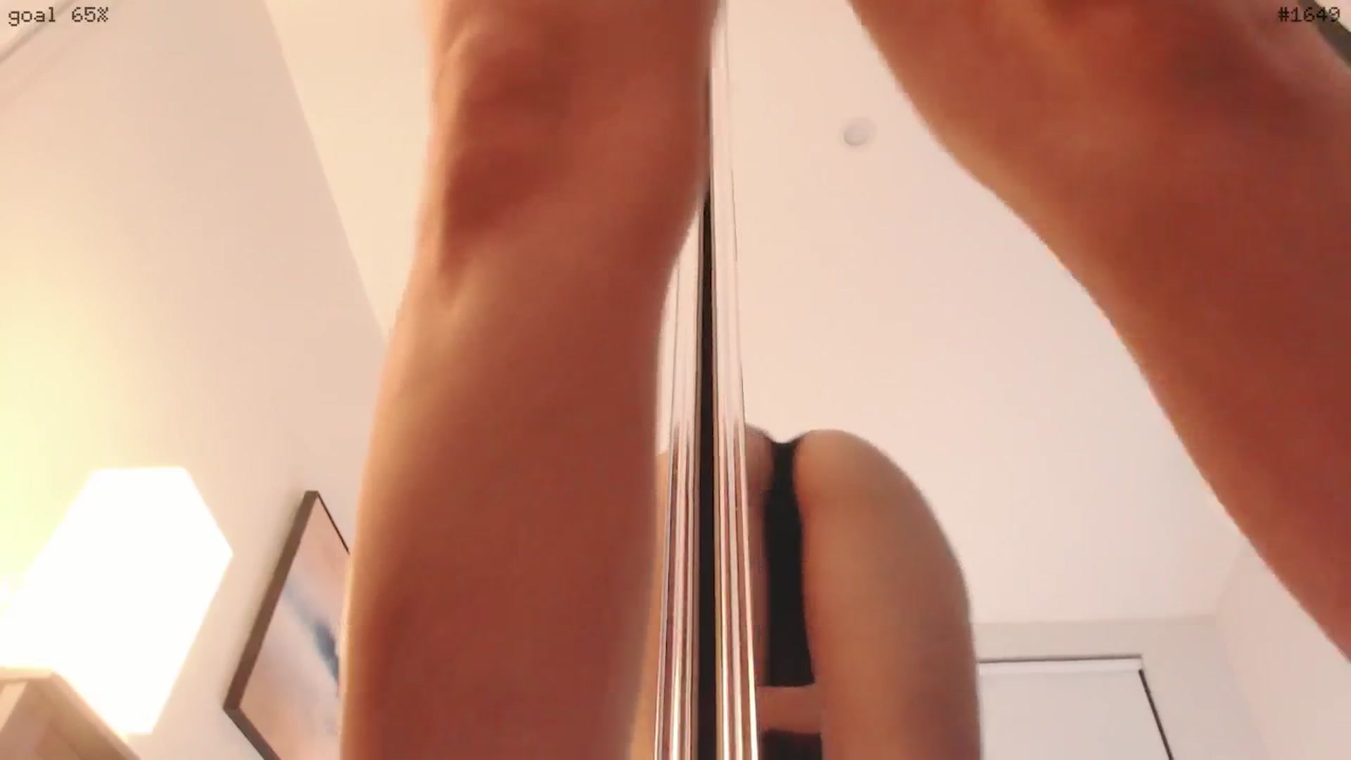 Gallery image thumbnail from RoomToAvoid's myfreecams stream on, 05/04/2025, 05:24 image 16 of 20