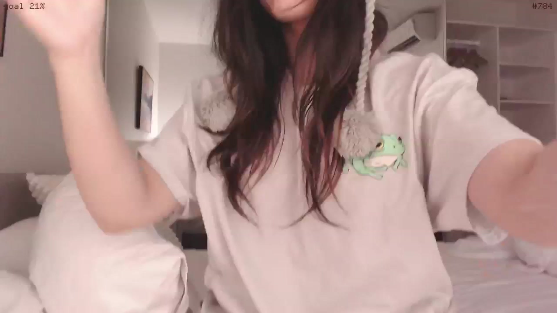 Gallery image thumbnail from RoomToAvoid's myfreecams stream on, 05/08/2025, 04:33 image 20 of 20