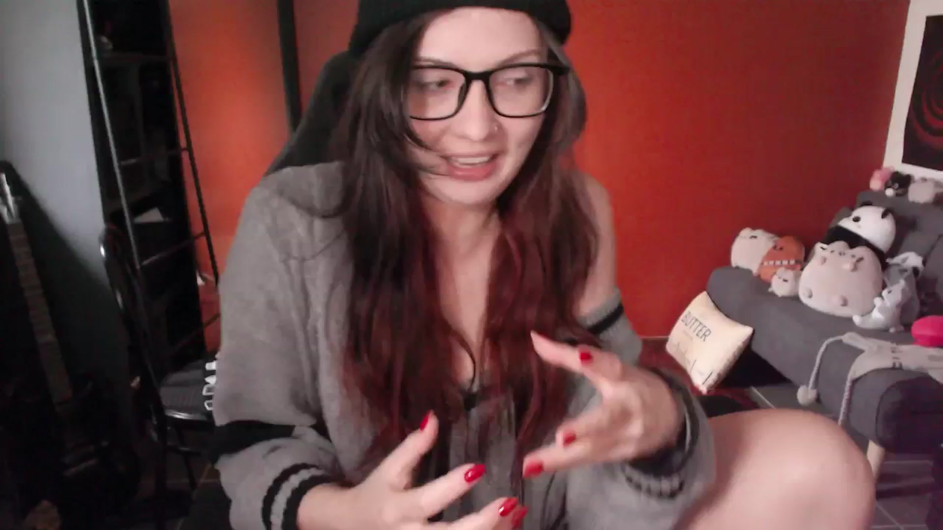 Gallery image thumbnail from RoomToAvoid's myfreecams stream on, 05/16/2025, 04:56 image 14 of 20