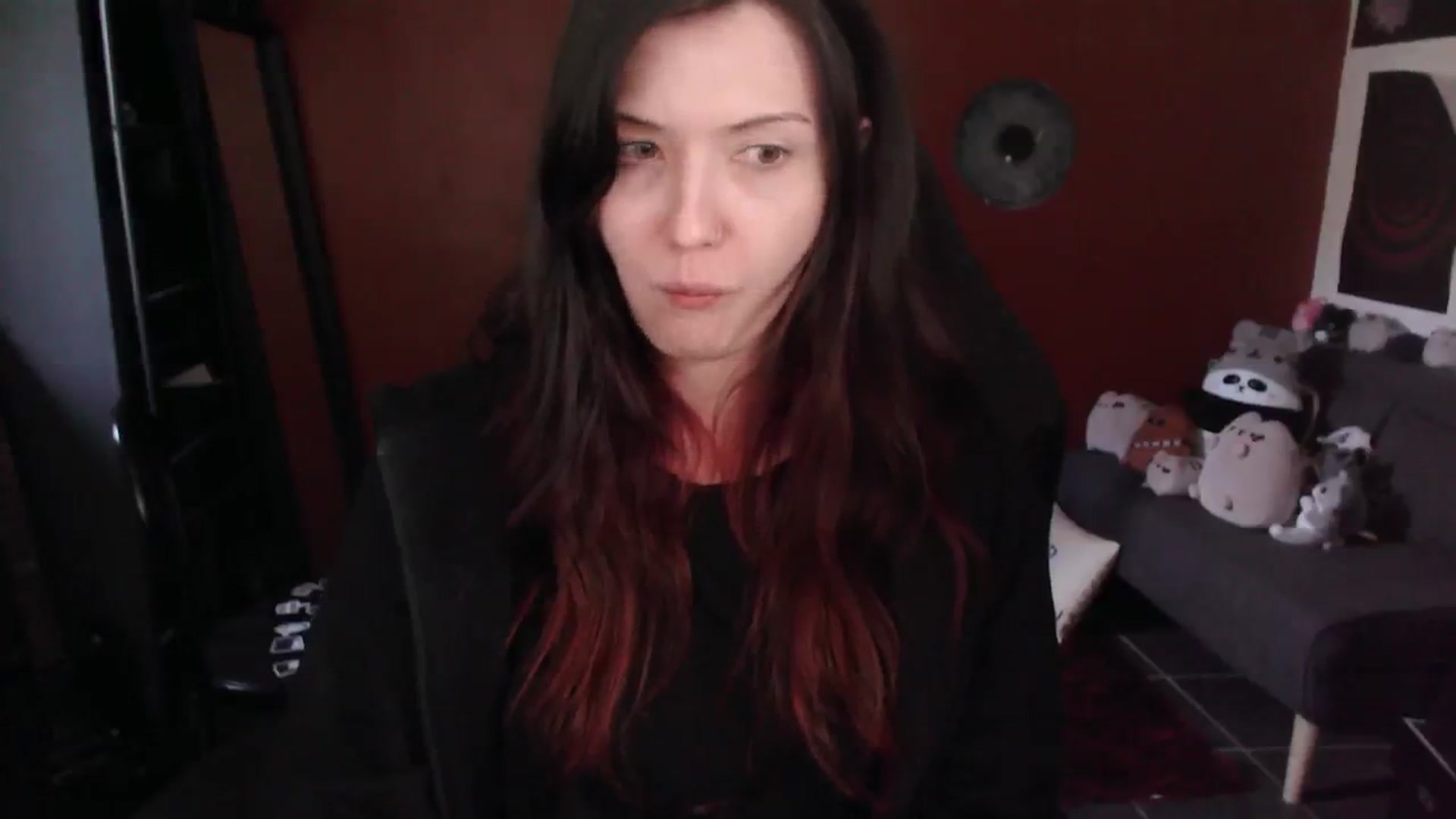 Gallery image thumbnail from RoomToAvoid's myfreecams stream on, 05/18/2025, 07:27 image 12 of 20