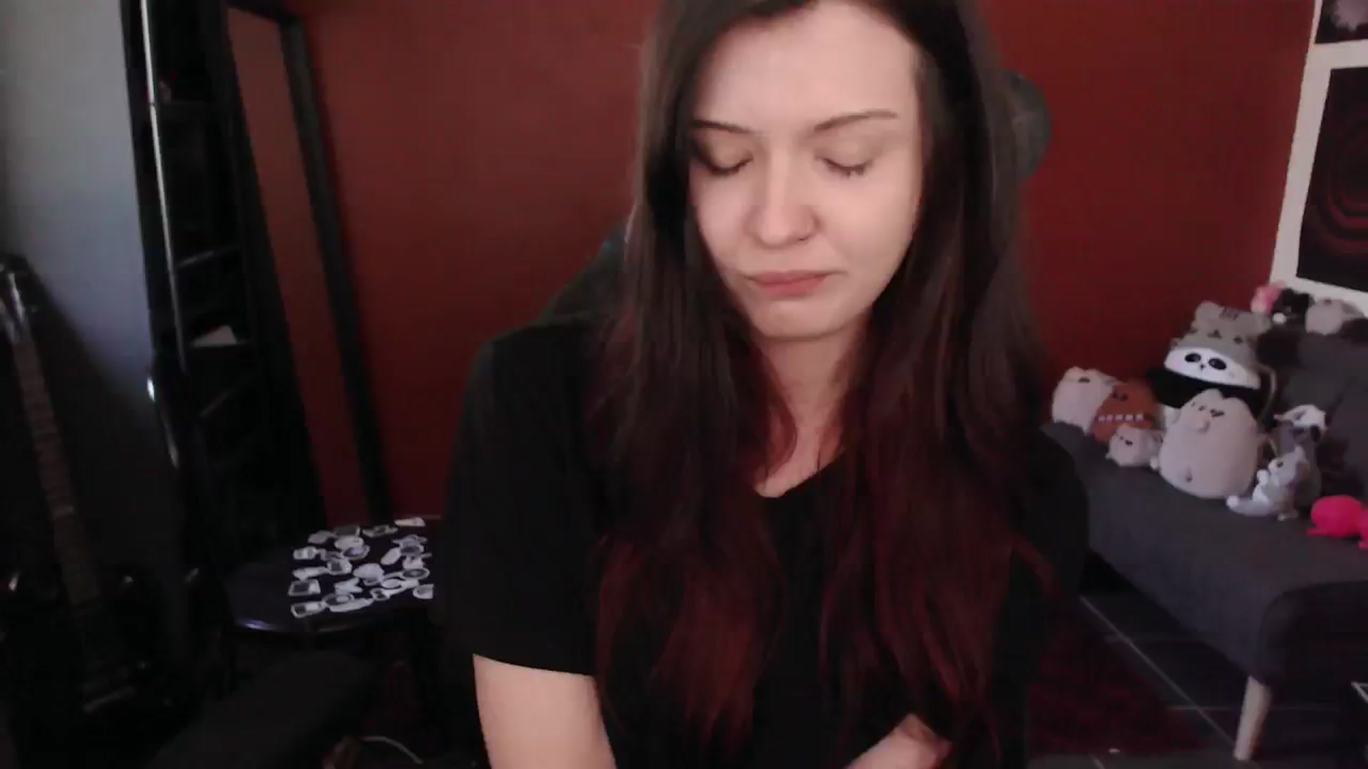 Gallery image thumbnail from RoomToAvoid's myfreecams stream on, 05/18/2025, 07:27 image 1 of 20