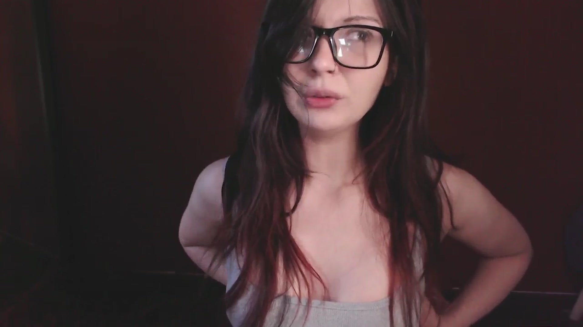 Gallery image thumbnail from RoomToAvoid's myfreecams stream on, 05/20/2025, 01:48 image 6 of 20