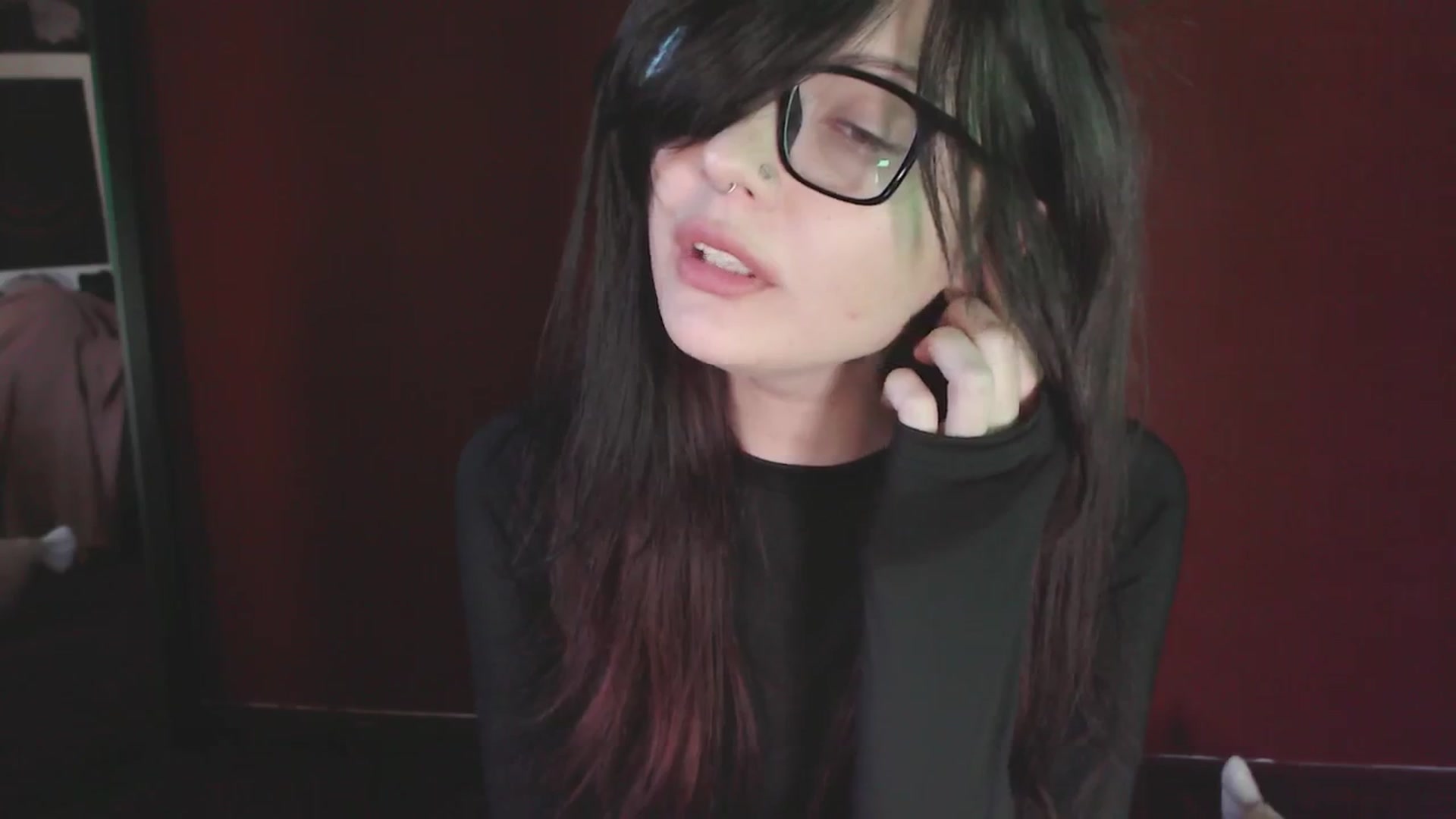 Gallery image thumbnail from RoomToAvoid's myfreecams stream on, 05/25/2025, 04:26 image 8 of 20