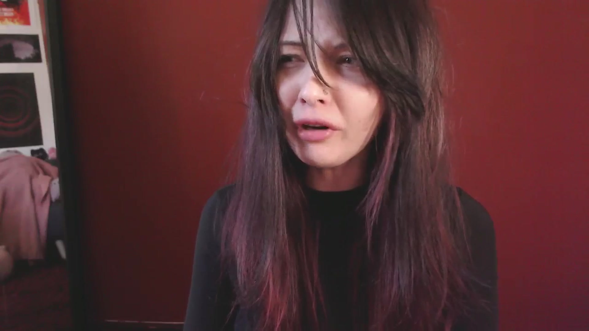 Gallery image thumbnail from RoomToAvoid's myfreecams stream on, 05/25/2025, 04:26 image 18 of 20