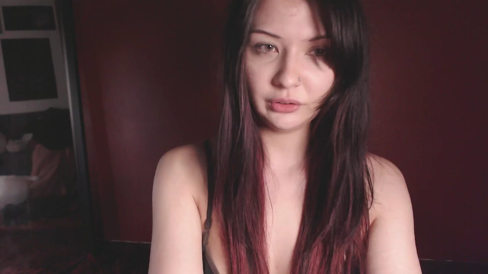 Gallery image thumbnail from RoomToAvoid's myfreecams stream on, 05/26/2025, 01:45 image 14 of 20