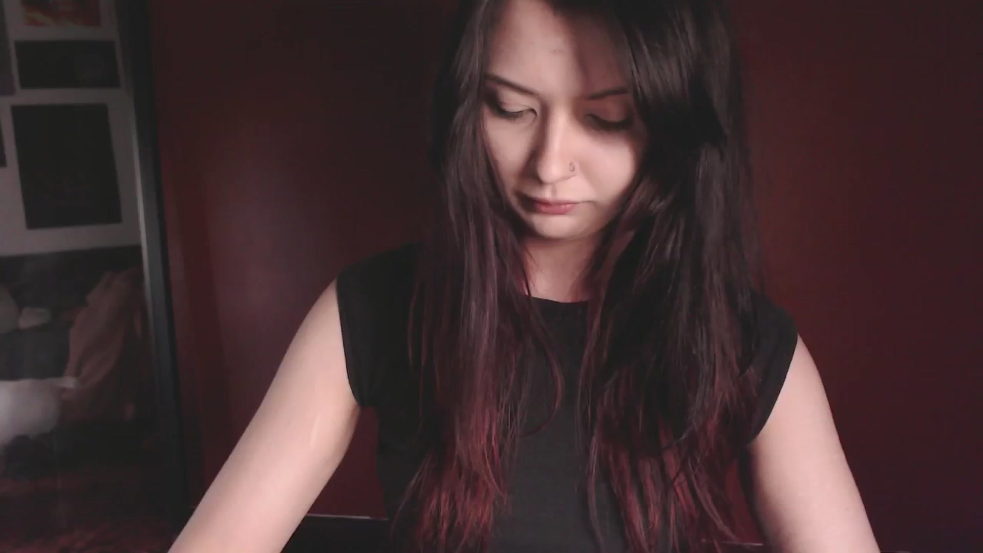 Gallery image thumbnail from RoomToAvoid's myfreecams stream on, 05/26/2025, 01:45 image 8 of 20