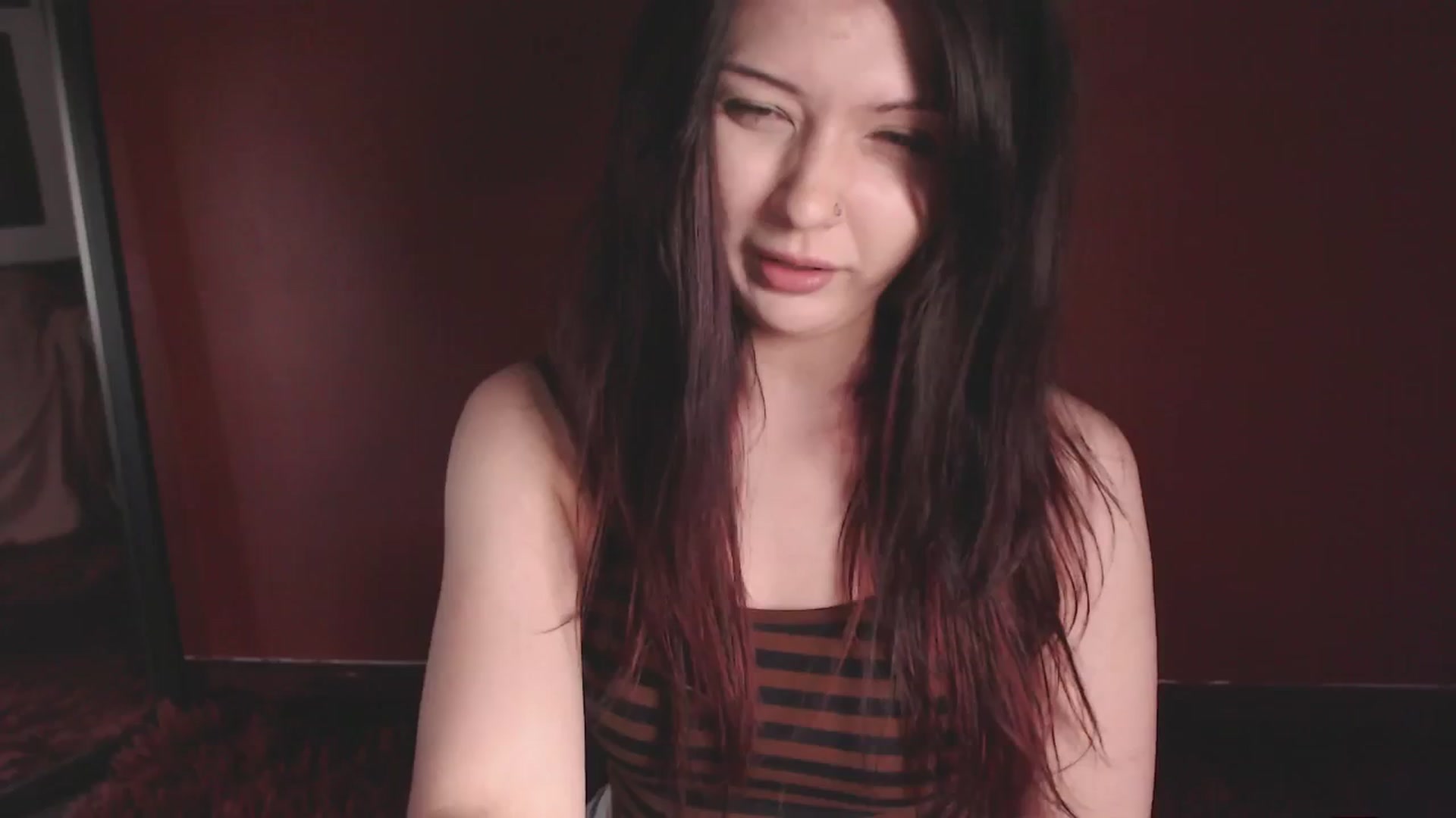 Gallery image thumbnail from RoomToAvoid's myfreecams stream on, 05/26/2025, 01:45 image 4 of 20