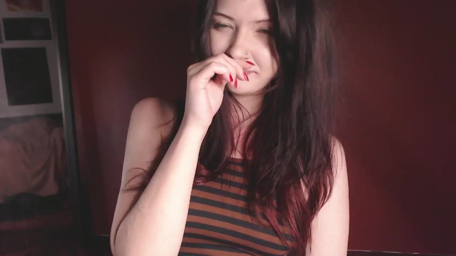 Gallery image thumbnail from RoomToAvoid's myfreecams stream on, 05/26/2025, 01:45 image 6 of 20