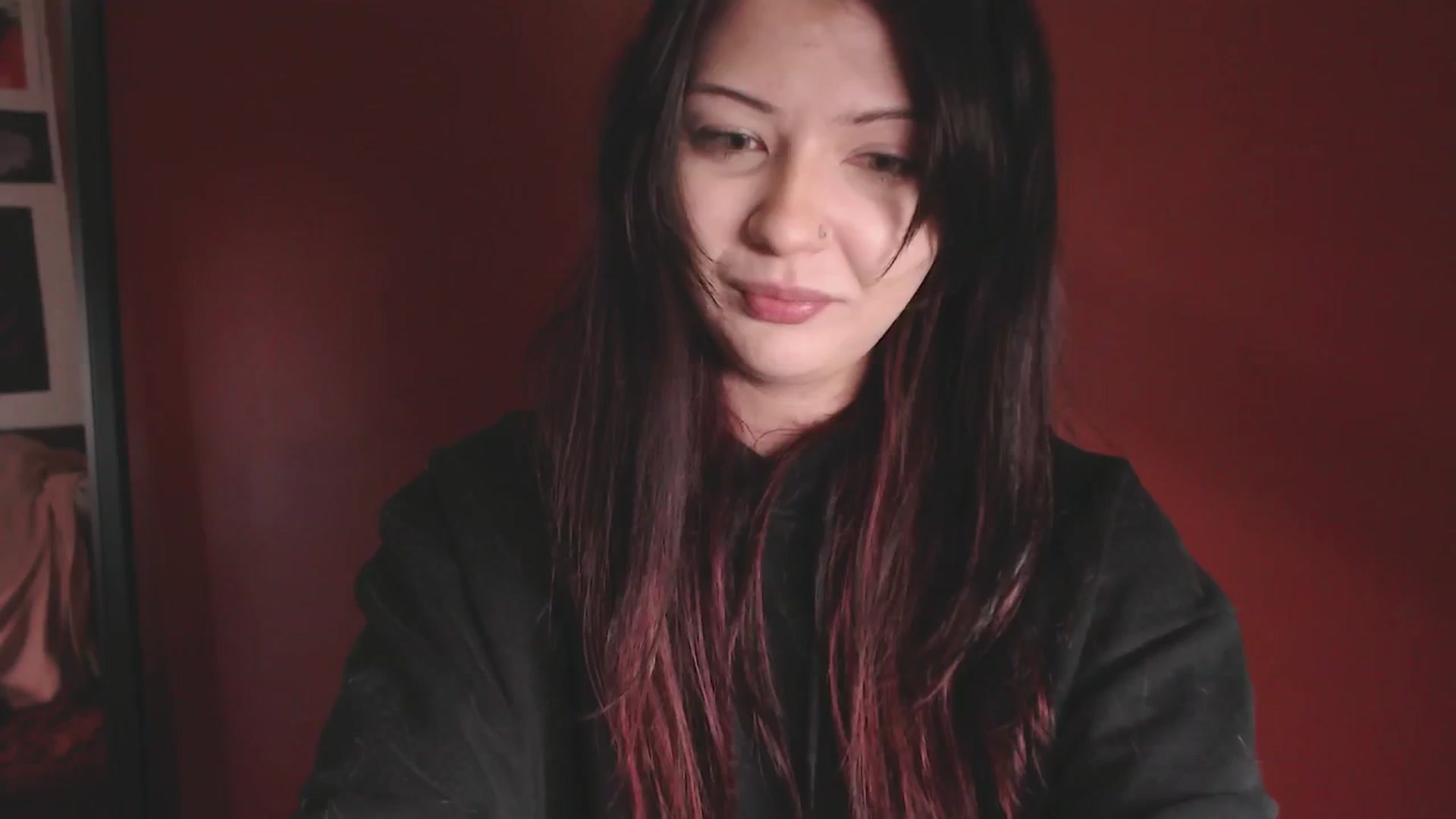 Gallery image thumbnail from RoomToAvoid's myfreecams stream on, 05/26/2025, 04:31 image 1 of 20