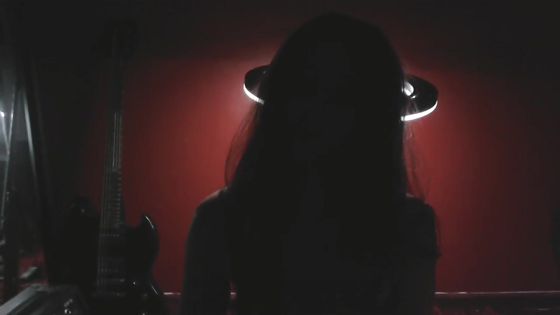 Gallery image thumbnail from RoomToAvoid's myfreecams stream on, 05/26/2025, 06:20 image 19 of 20