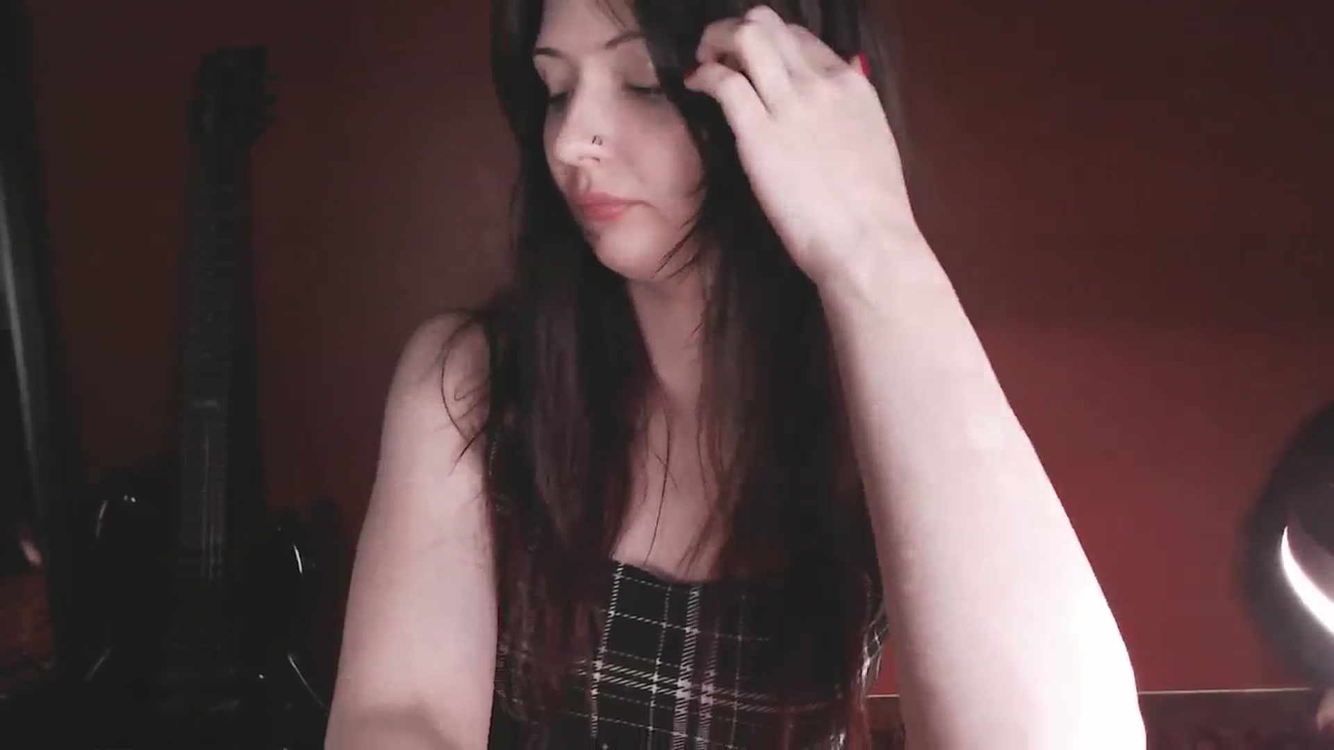 Gallery image thumbnail from RoomToAvoid's myfreecams stream on, 05/27/2025, 06:16 image 14 of 20