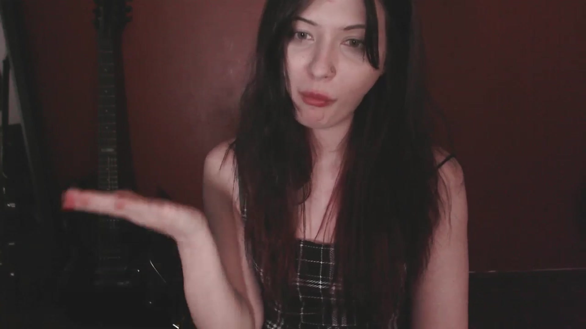 Gallery image thumbnail from RoomToAvoid's myfreecams stream on, 05/27/2025, 06:16 image 11 of 20