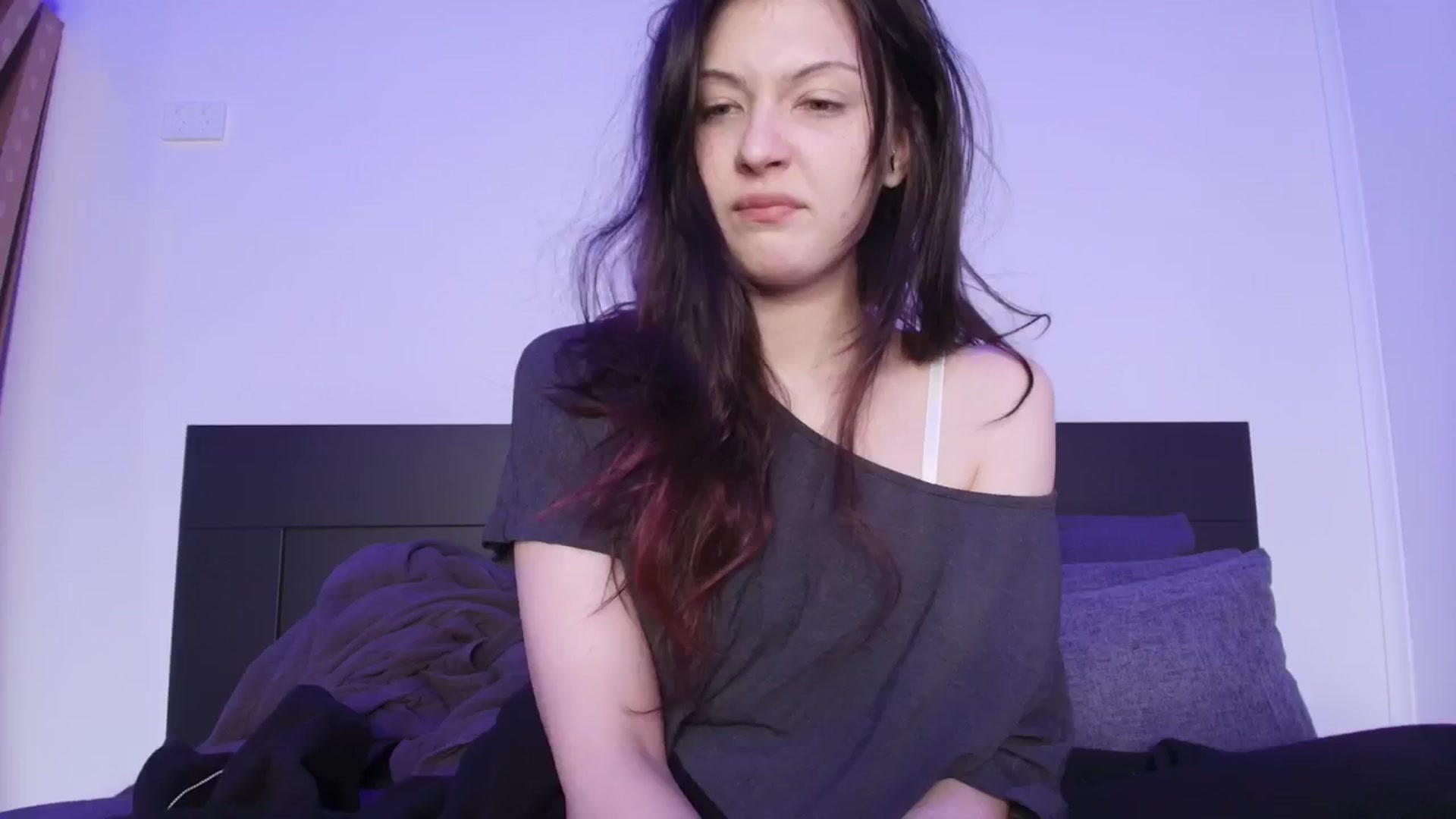 Gallery image thumbnail from RoomToAvoid's myfreecams stream on, 06/24/2025, 24:02 image 19 of 20