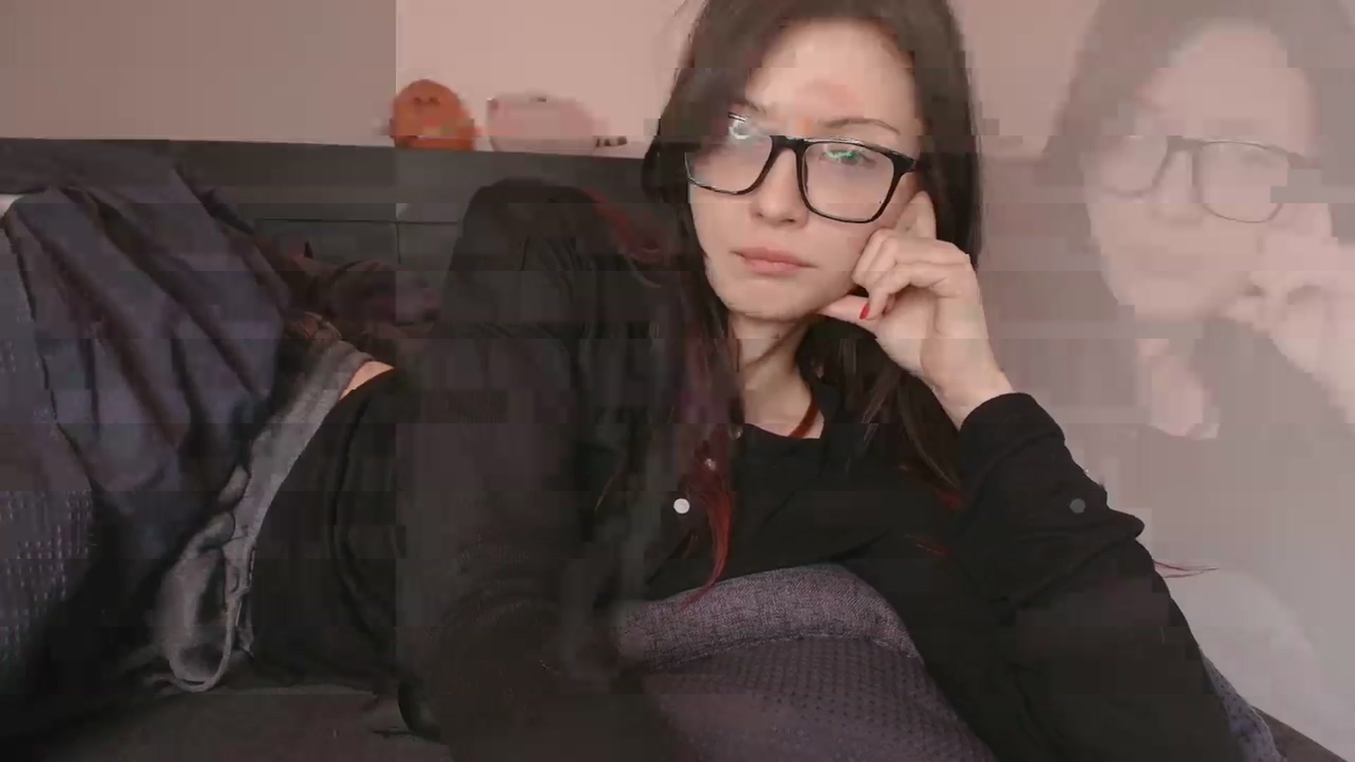 Gallery image thumbnail from RoomToAvoid's myfreecams stream on, 06/26/2025, 05:20 image 5 of 20
