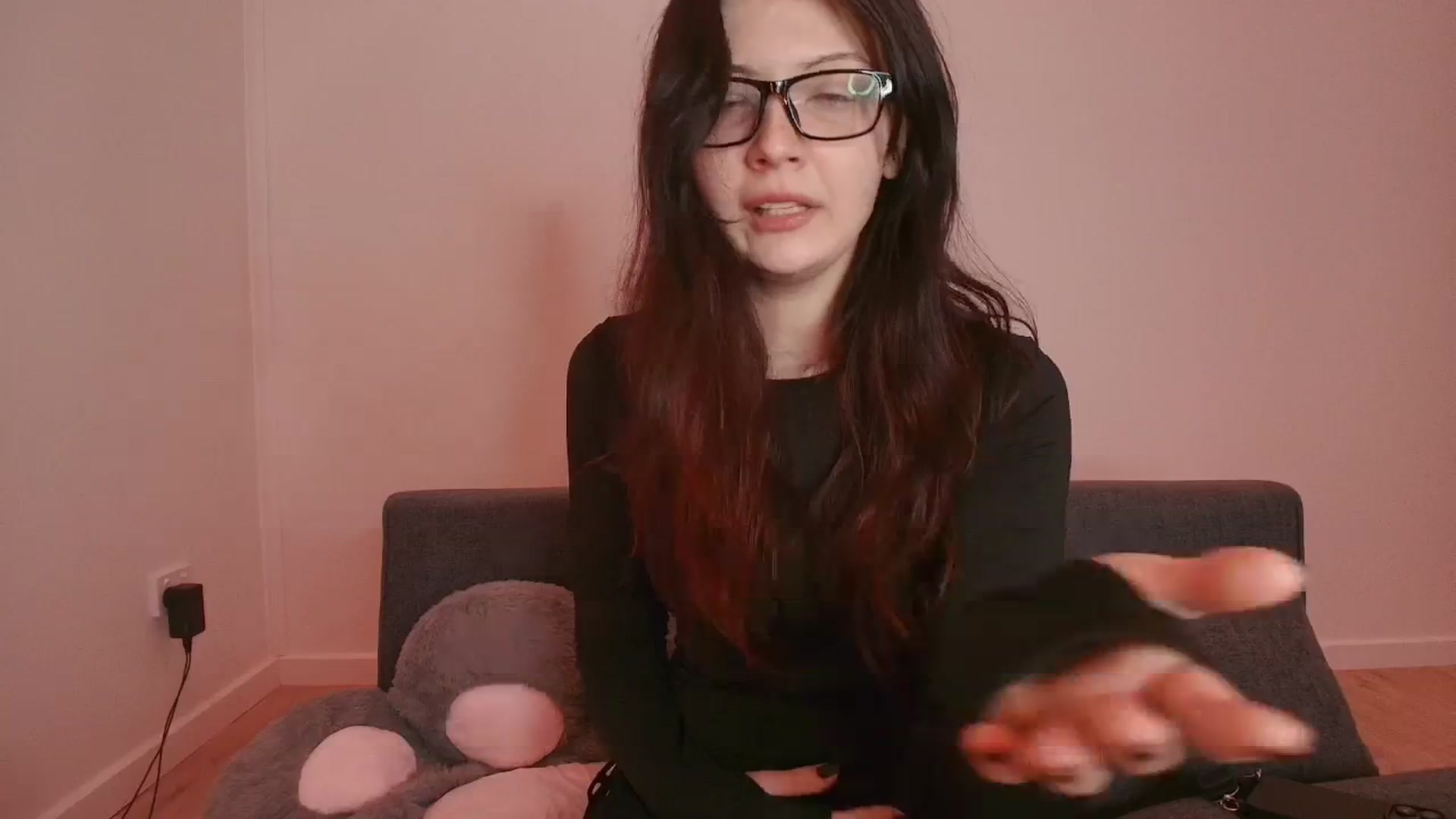 Gallery image thumbnail from RoomToAvoid's myfreecams stream on, 07/09/2025, 05:09 image 3 of 20