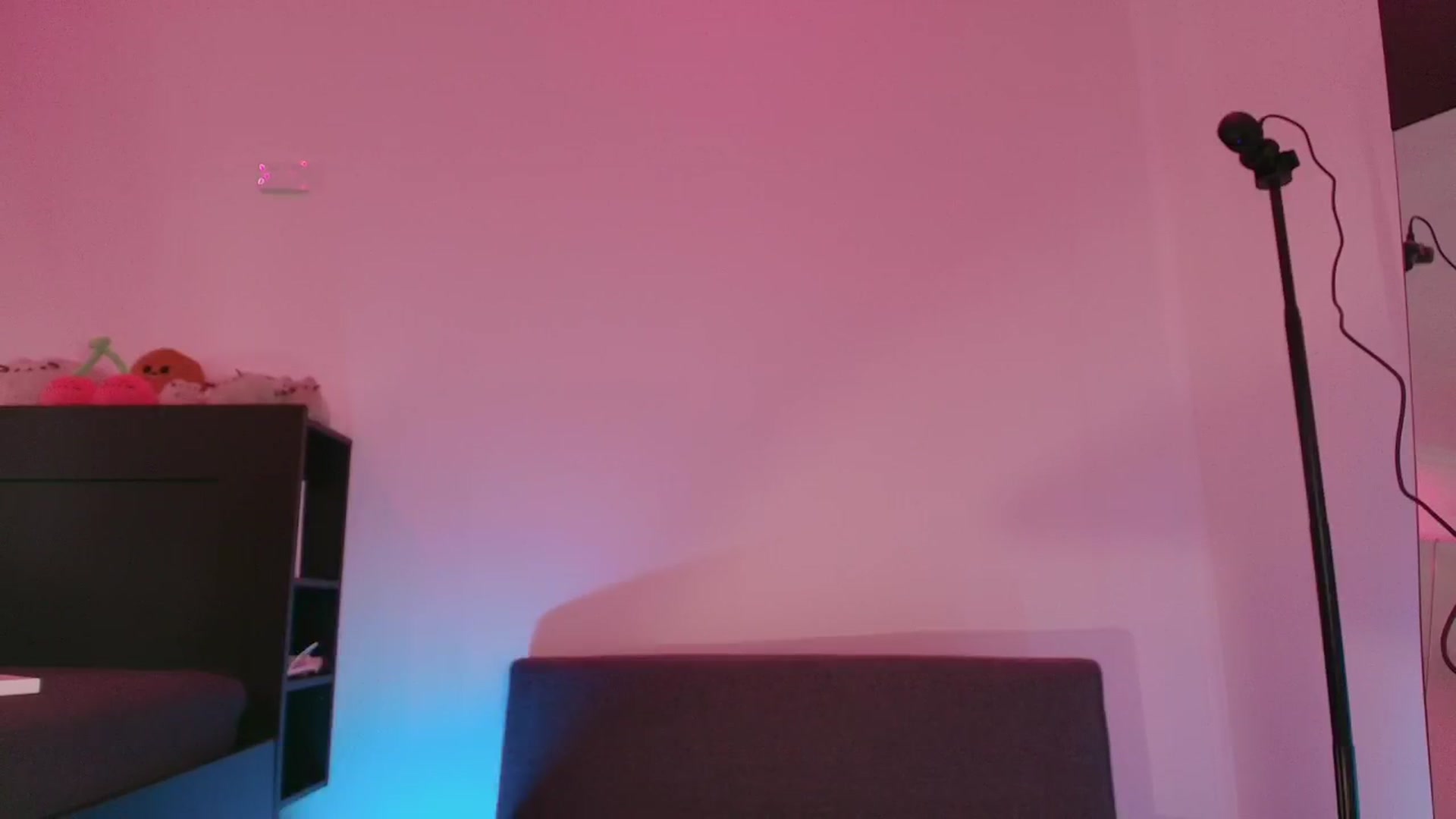 Gallery image thumbnail from RoomToAvoid's myfreecams stream on, 07/16/2025, 06:52 image 5 of 20