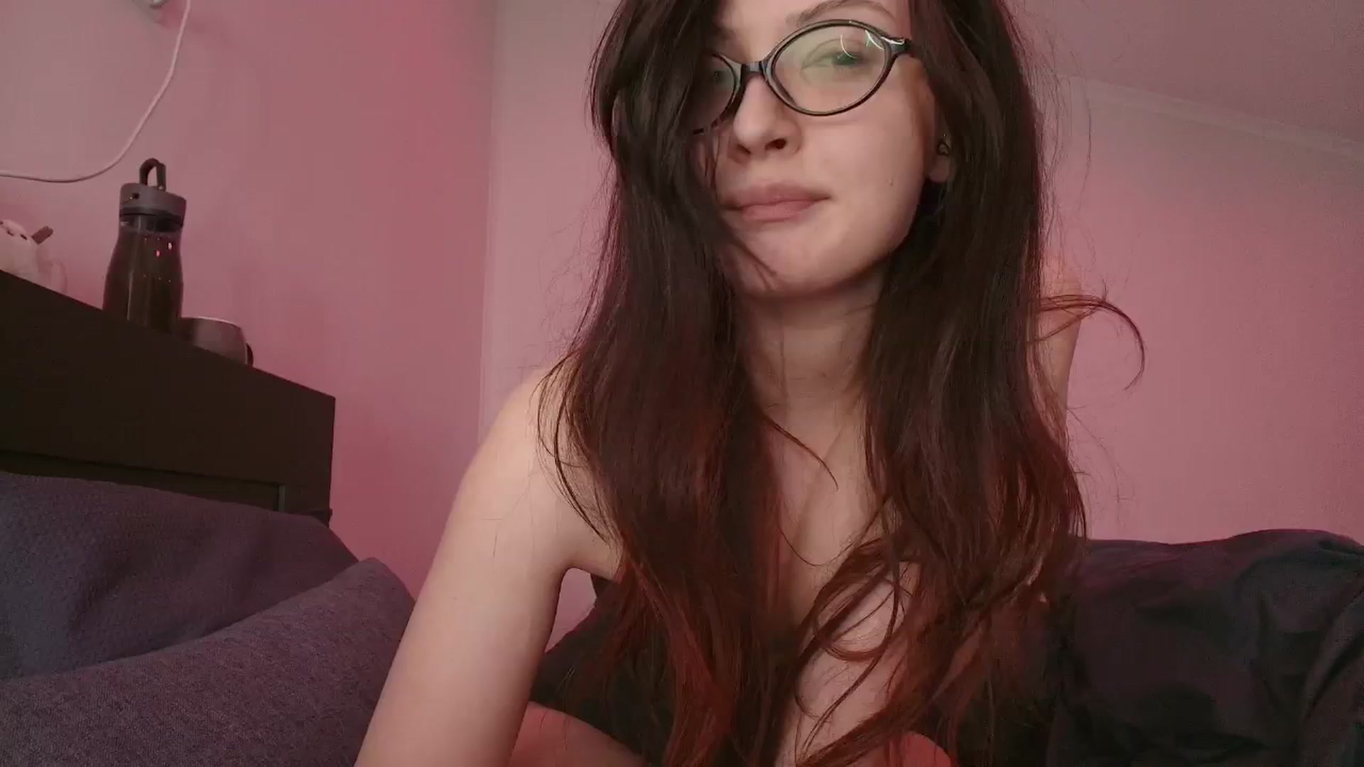 Gallery image thumbnail from RoomToAvoid's myfreecams stream on, 07/19/2025, 06:06 image 3 of 20