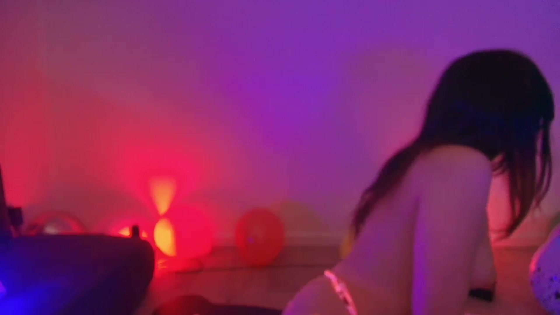 Gallery image thumbnail from RoomToAvoid's myfreecams stream on, 07/23/2025, 05:34 image 18 of 20
