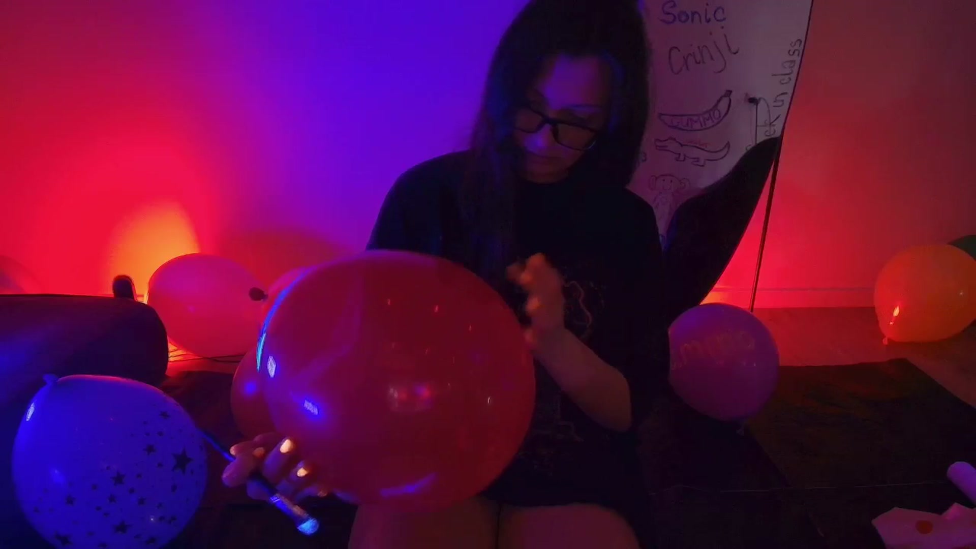 Gallery image thumbnail from RoomToAvoid's myfreecams stream on, 07/23/2025, 05:34 image 9 of 20