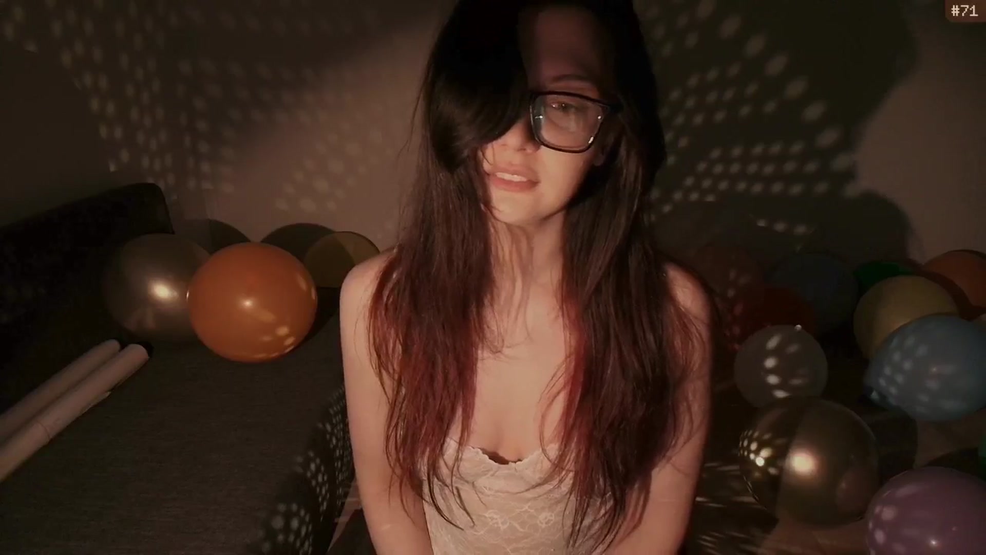Gallery image thumbnail from RoomToAvoid's myfreecams stream on, 07/25/2025, 06:27 image 4 of 20
