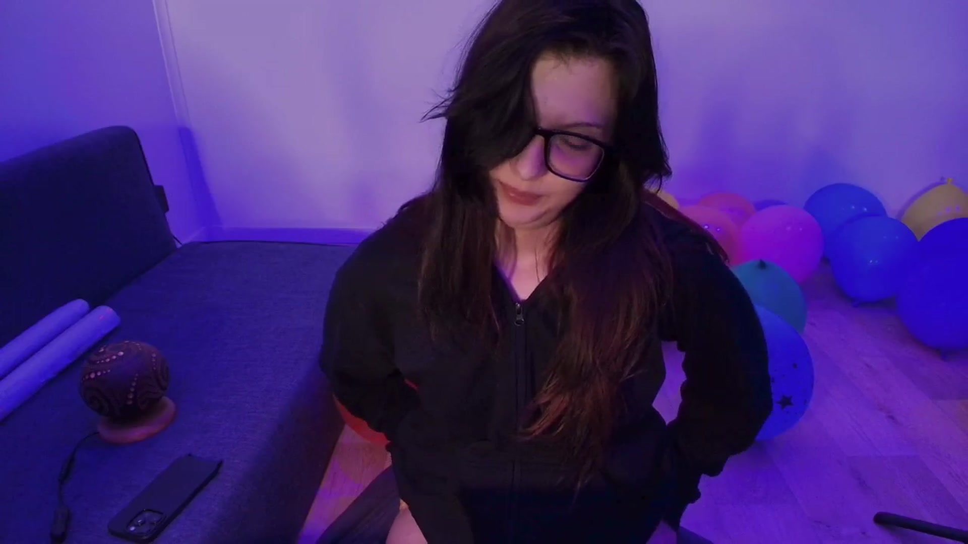 Gallery image thumbnail from RoomToAvoid's myfreecams stream on, 07/25/2025, 06:42 image 20 of 20