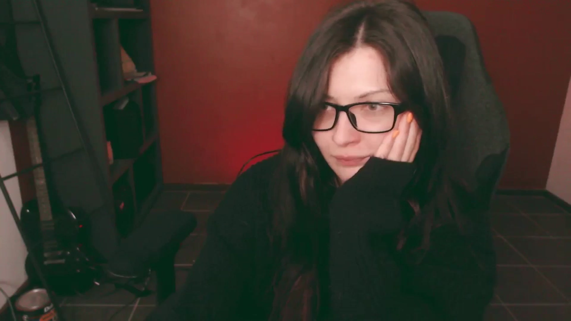 Gallery image thumbnail from RoomToAvoid's myfreecams stream on, 08/04/2025, 06:02 image 5 of 20