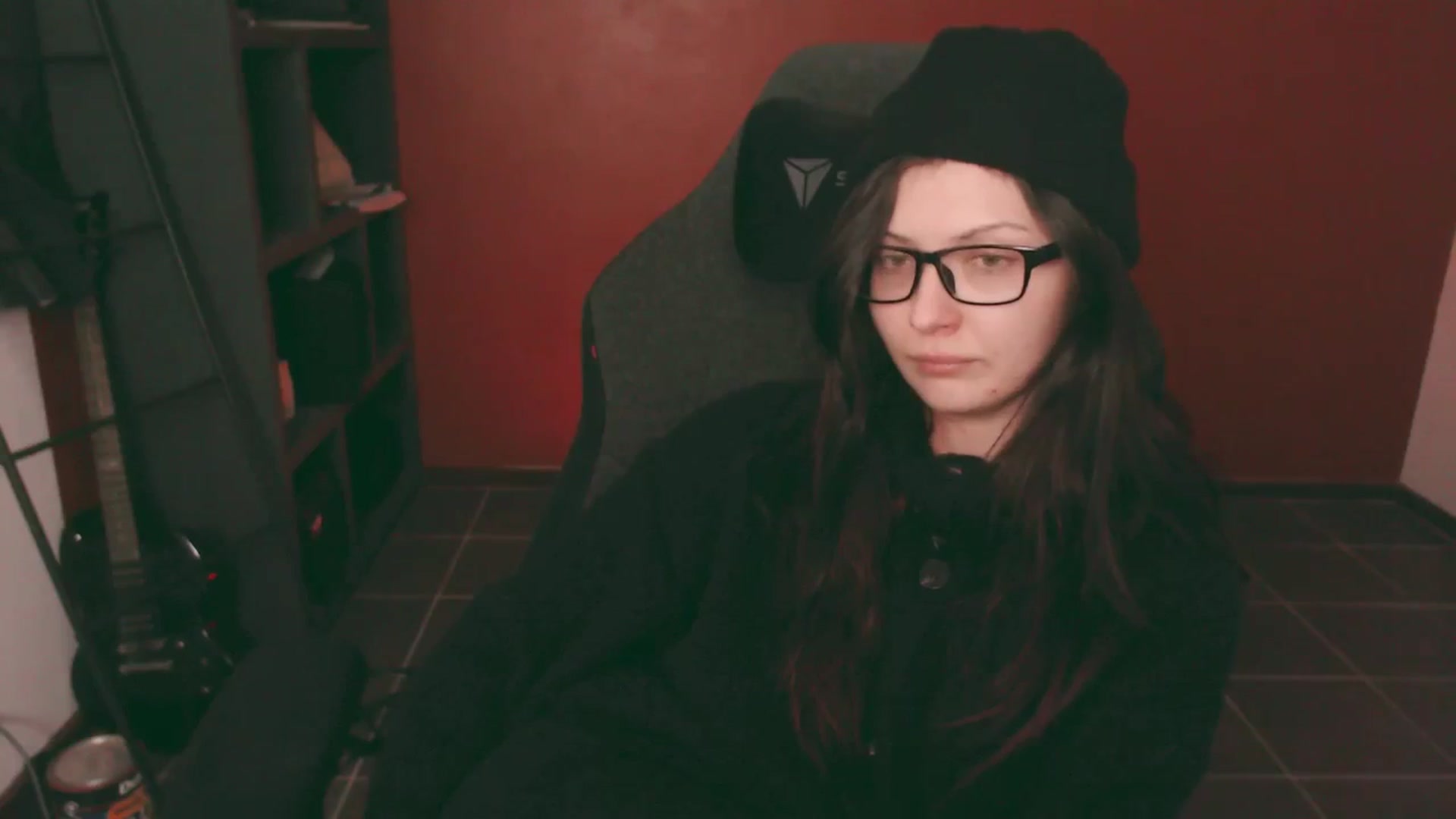 Gallery image thumbnail from RoomToAvoid's myfreecams stream on, 08/04/2025, 06:02 image 2 of 20