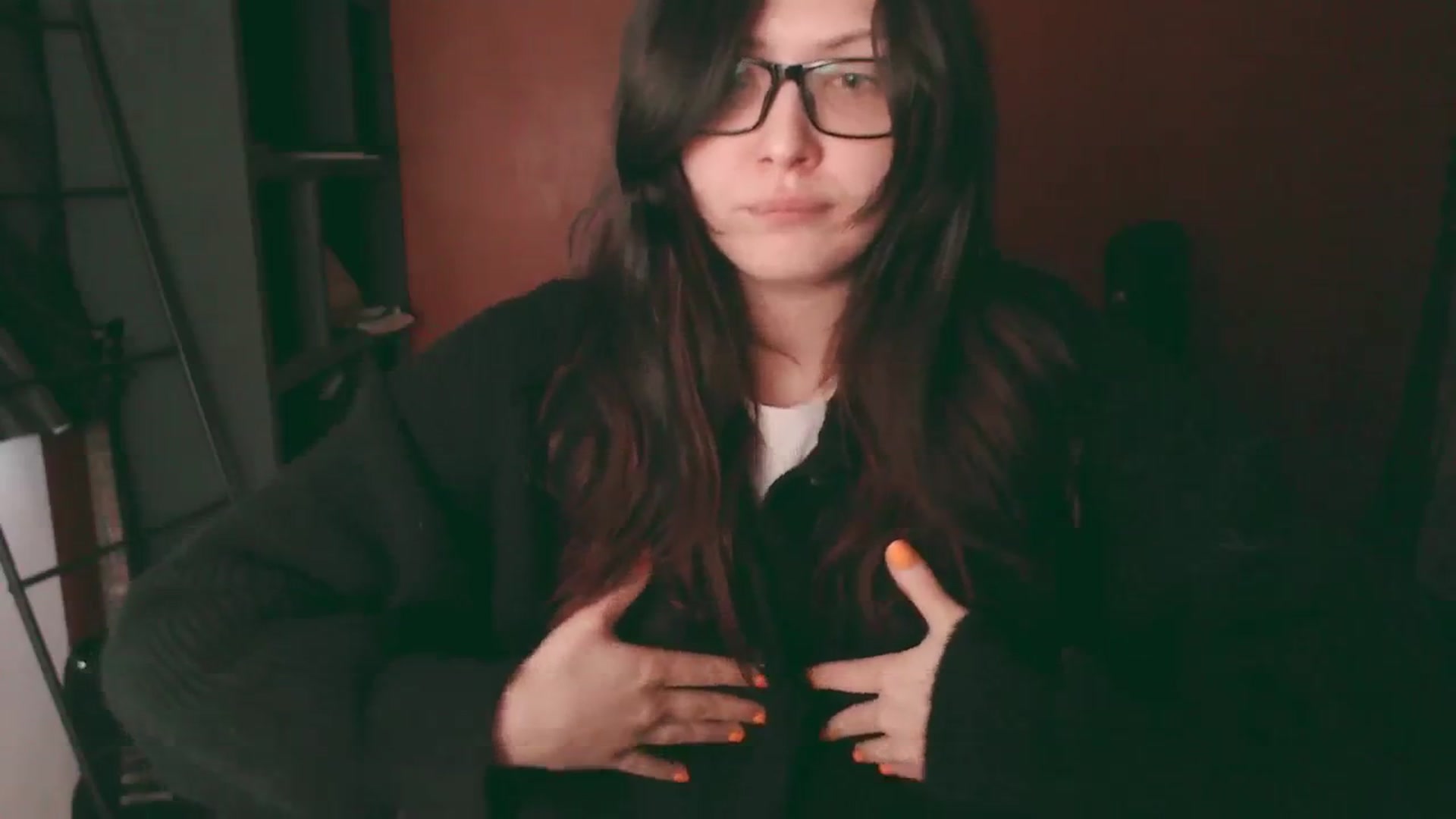 Gallery image thumbnail from RoomToAvoid's myfreecams stream on, 08/05/2025, 04:54 image 13 of 20