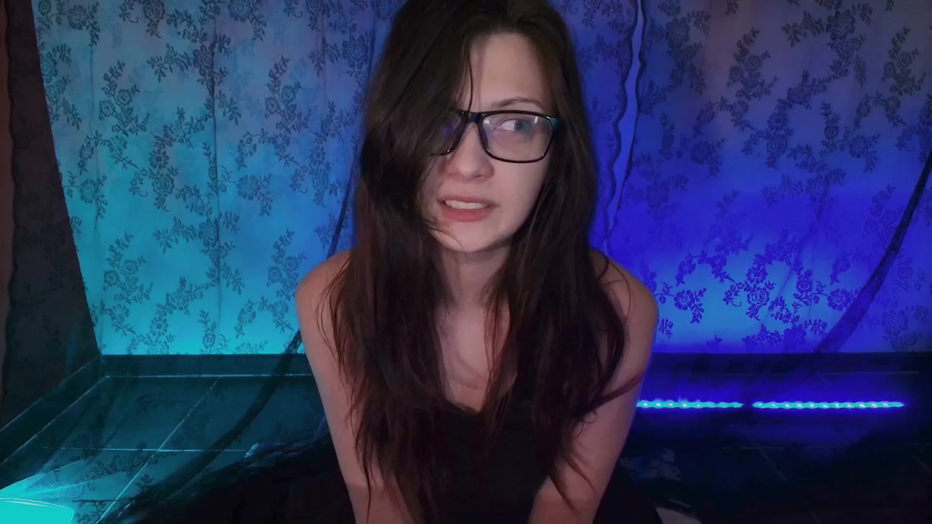 Gallery image thumbnail from RoomToAvoid's myfreecams stream on, 08/06/2025, 06:21 image 5 of 20