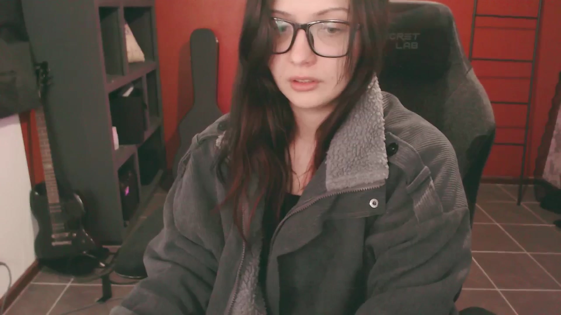 Gallery image thumbnail from RoomToAvoid's myfreecams stream on, 08/08/2025, 06:26 image 16 of 20