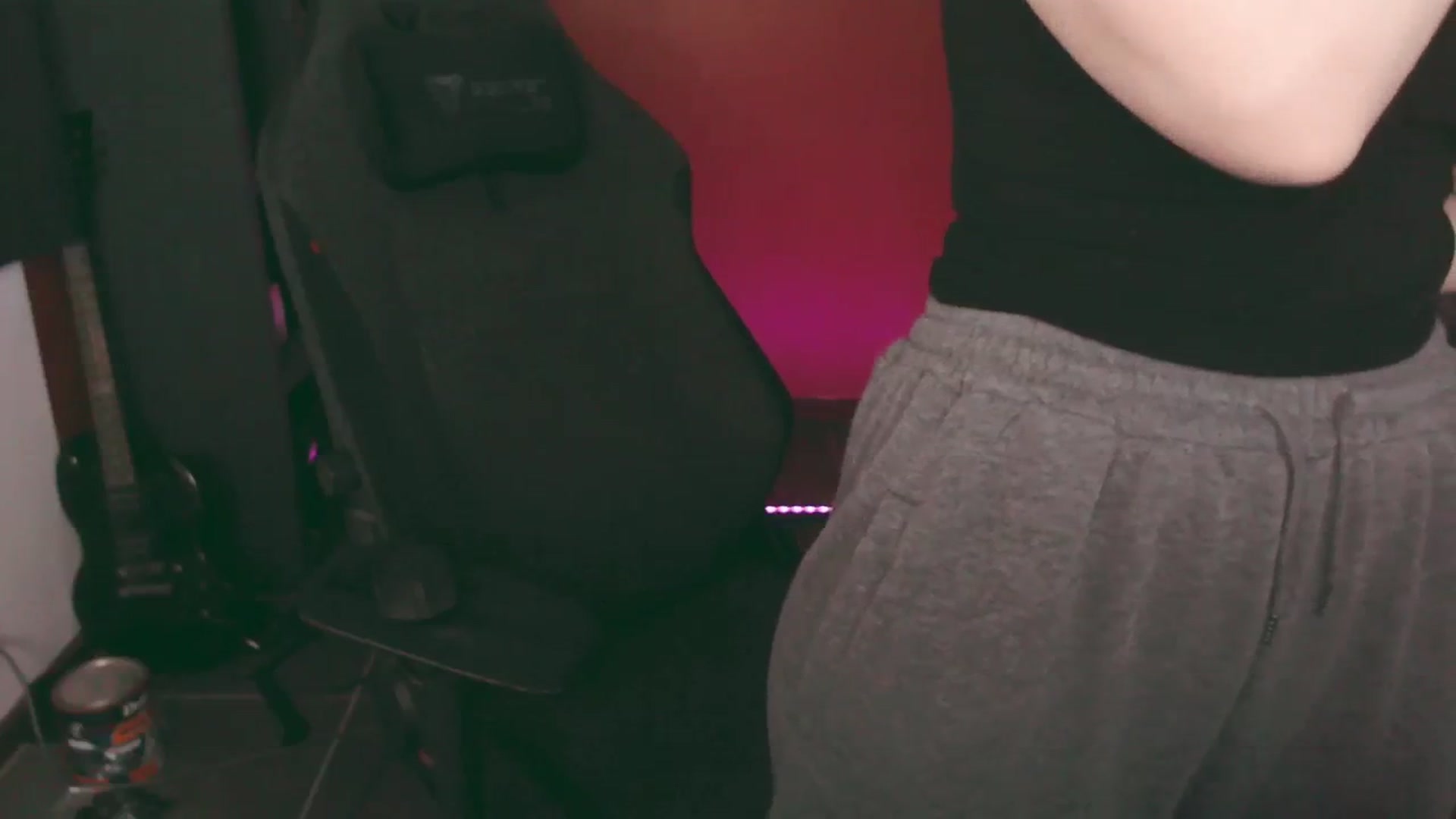 Gallery image thumbnail from RoomToAvoid's myfreecams stream on, 08/08/2025, 06:26 image 9 of 20