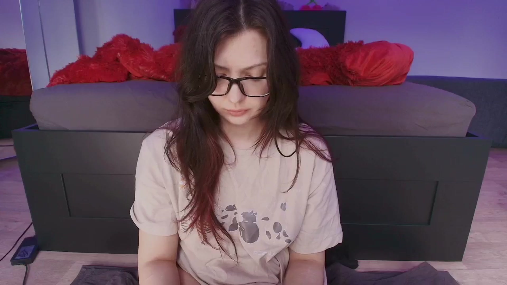 Gallery image thumbnail from RoomToAvoid's myfreecams stream on, 08/11/2025, 06:18 image 6 of 20