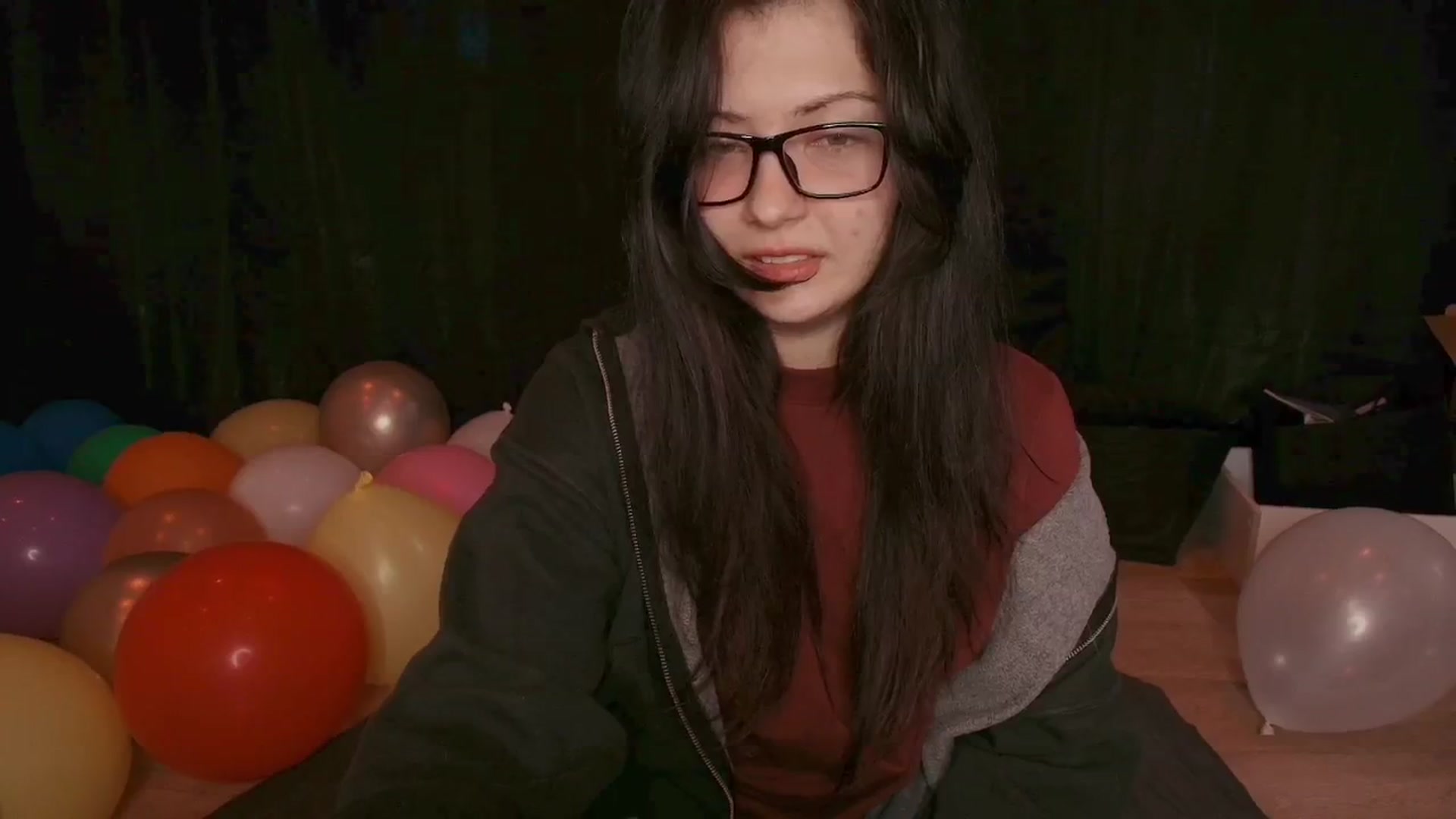 Gallery image thumbnail from RoomToAvoid's myfreecams stream on, 08/14/2025, 02:00 image 4 of 20
