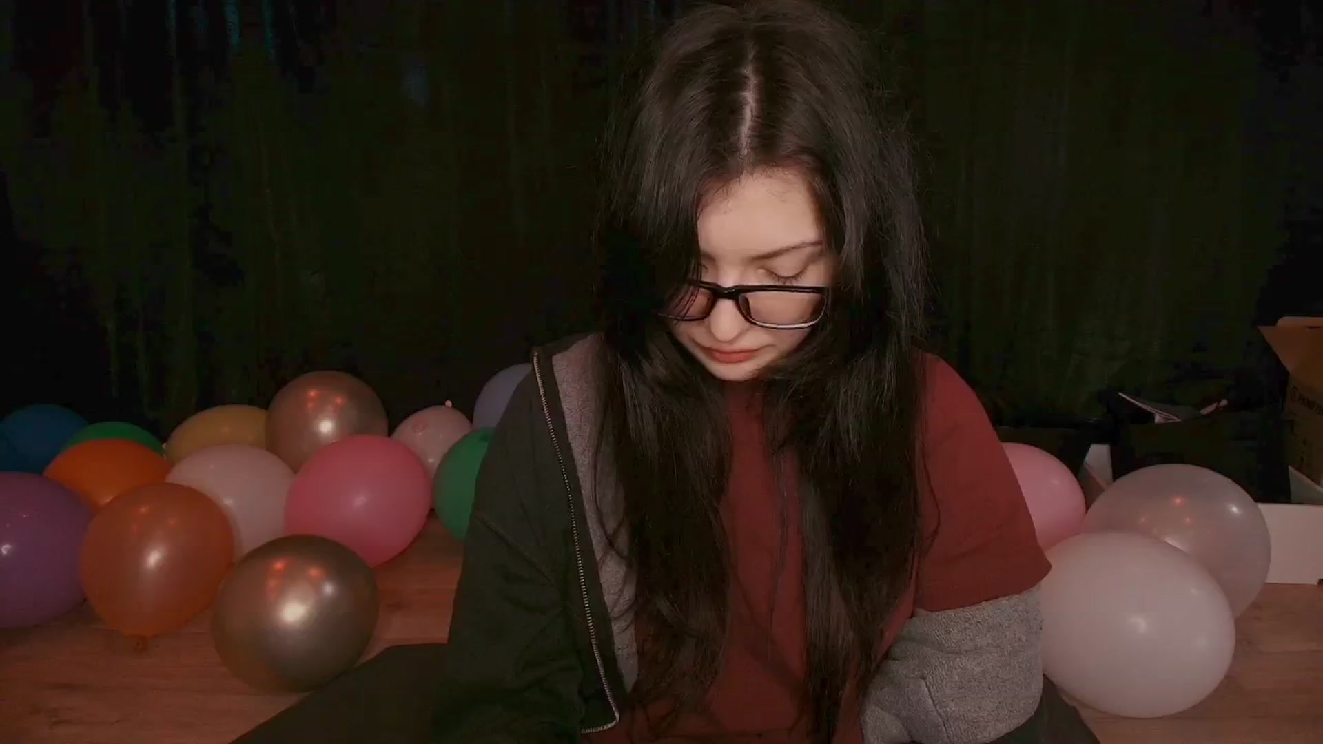 Gallery image thumbnail from RoomToAvoid's myfreecams stream on, 08/14/2025, 02:00 image 7 of 20