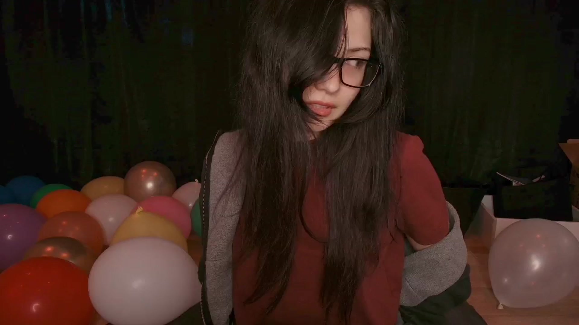 Gallery image thumbnail from RoomToAvoid's myfreecams stream on, 08/14/2025, 02:00 image 6 of 20