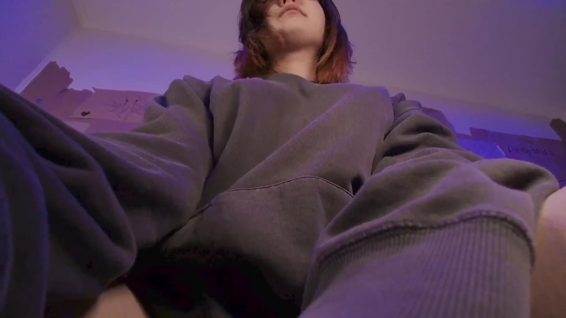 Gallery image thumbnail from RoomToAvoid's myfreecams stream on, 08/24/2025, 07:24 image 10 of 20