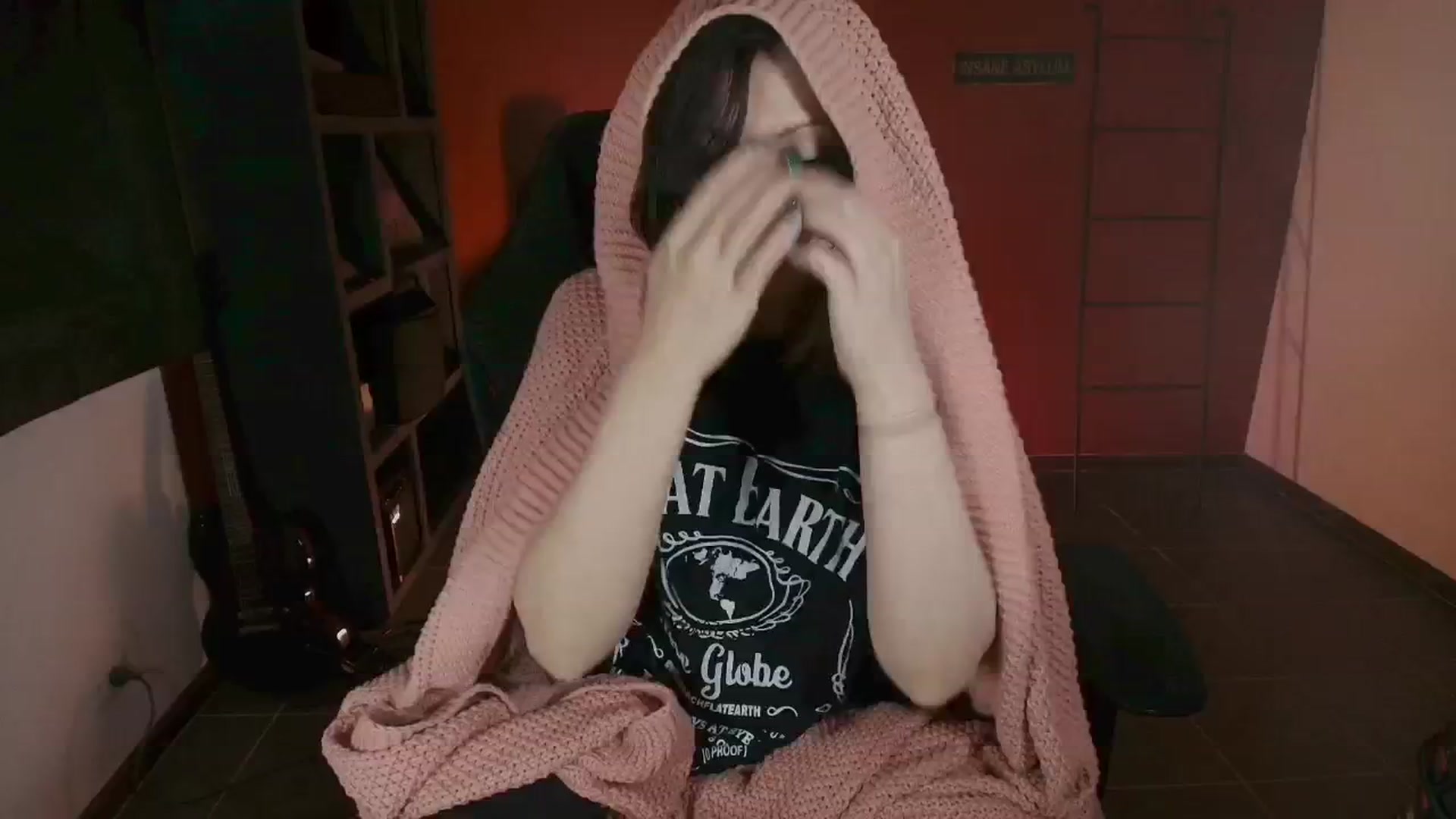 Gallery image thumbnail from RoomToAvoid's myfreecams stream on, 08/28/2025, 04:27 image 3 of 20