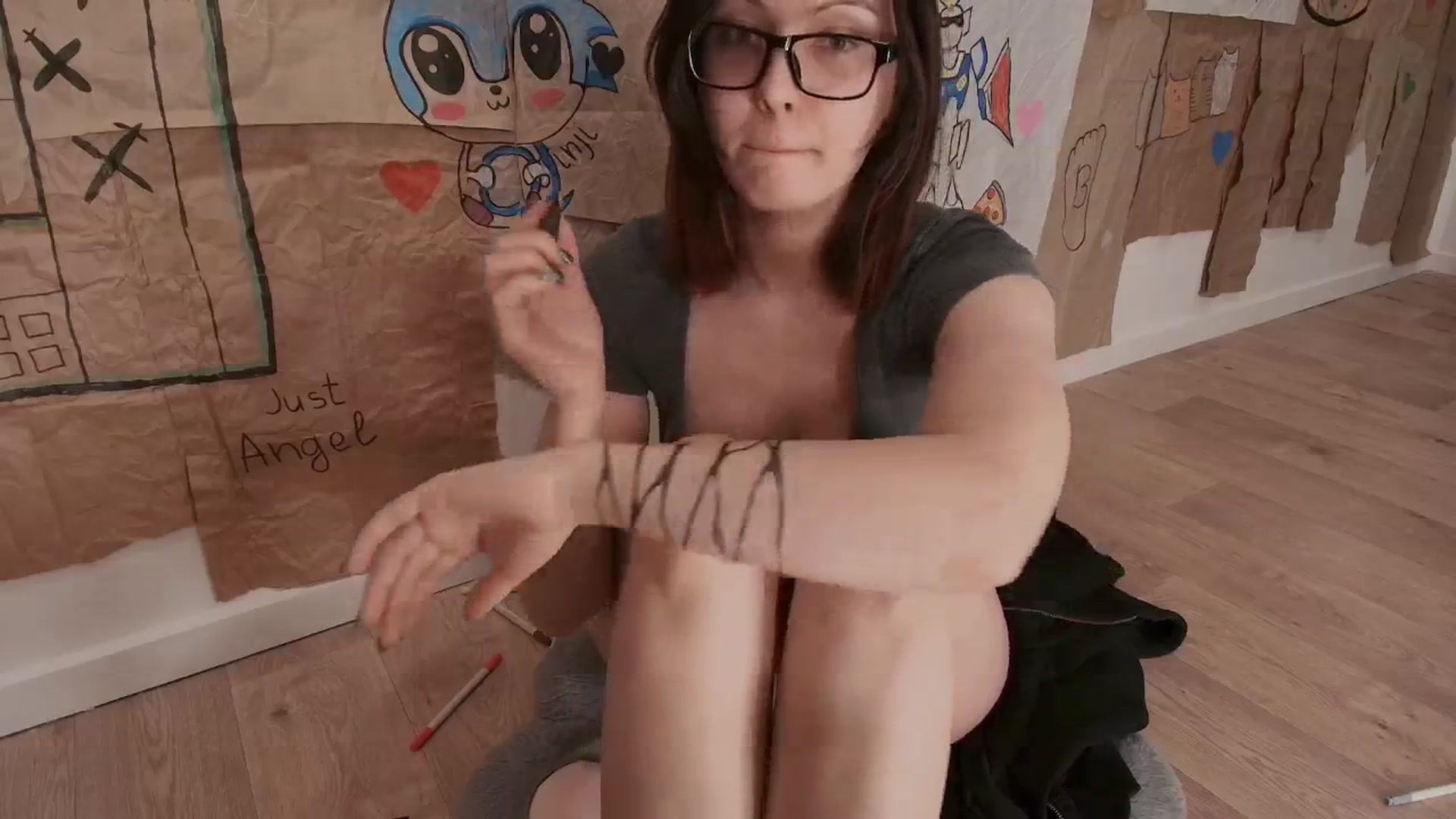 Gallery image thumbnail from RoomToAvoid's myfreecams stream on, 09/02/2025, 06:27 image 11 of 20