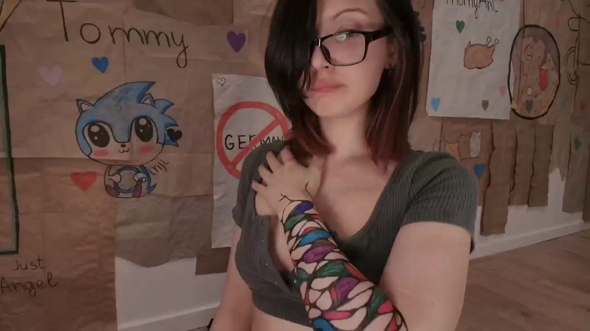 Gallery image thumbnail from RoomToAvoid's myfreecams stream on, 09/02/2025, 06:37 image 1 of 20