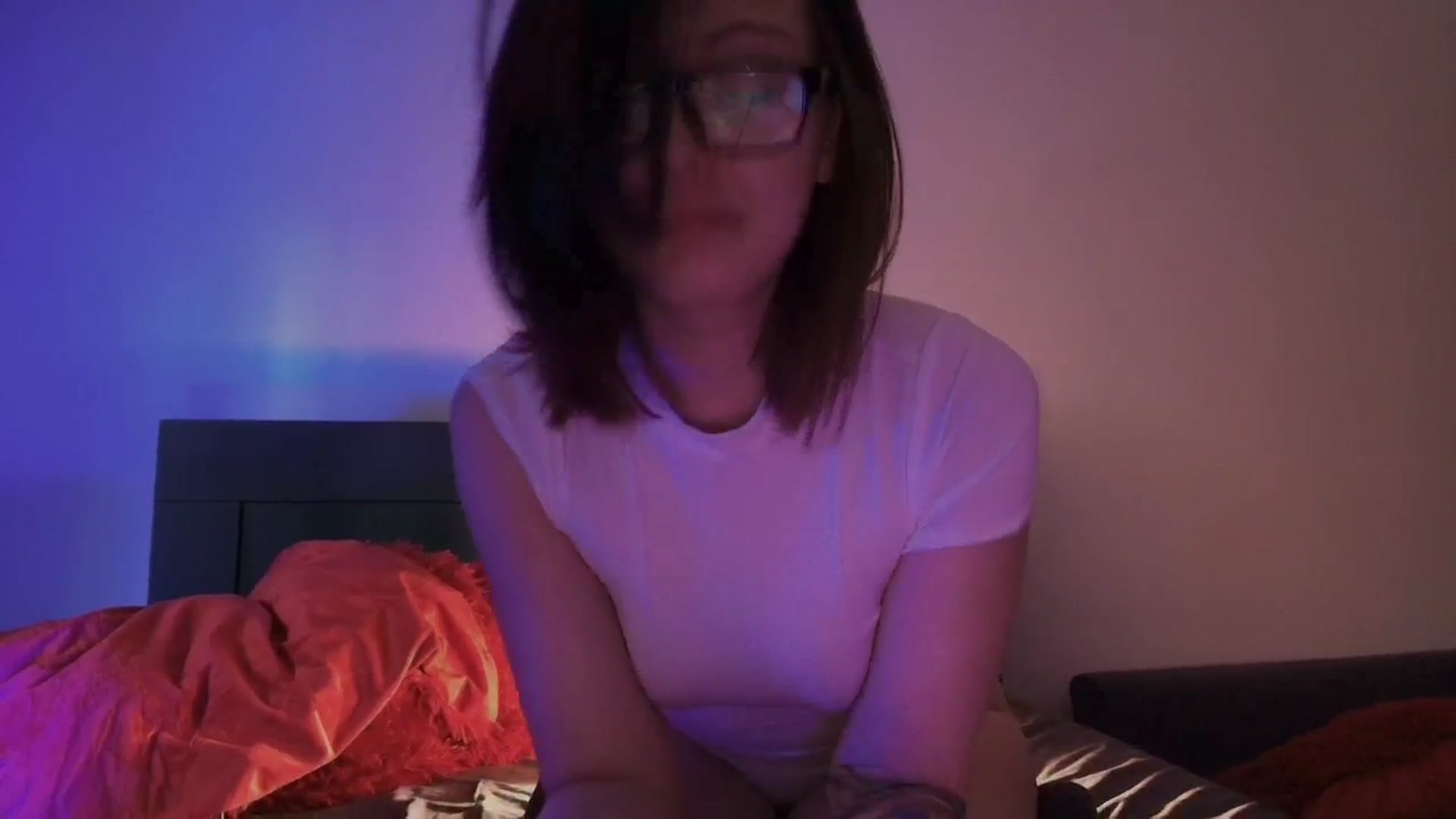 Gallery image thumbnail from RoomToAvoid's myfreecams stream on, 09/03/2025, 24:01 image 16 of 20