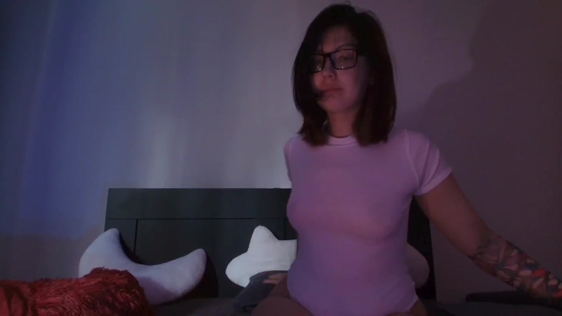 Gallery image thumbnail from RoomToAvoid's myfreecams stream on, 09/03/2025, 03:01 image 8 of 20