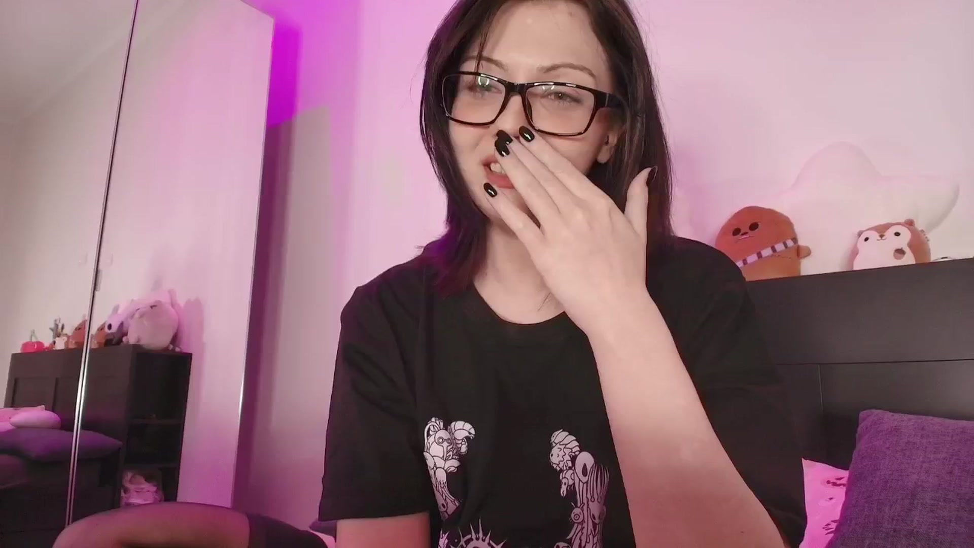 Gallery image thumbnail from RoomToAvoid's myfreecams stream on, 09/23/2025, 01:11 image 2 of 20