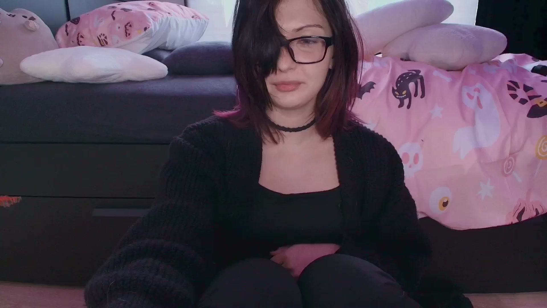 Gallery image thumbnail from RoomToAvoid's myfreecams stream on, 10/01/2025, 04:02 image 8 of 20