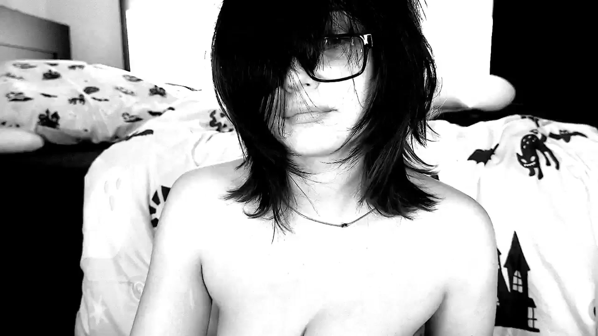 Gallery image thumbnail from RoomToAvoid's myfreecams stream on, 10/04/2025, 05:20 image 4 of 20