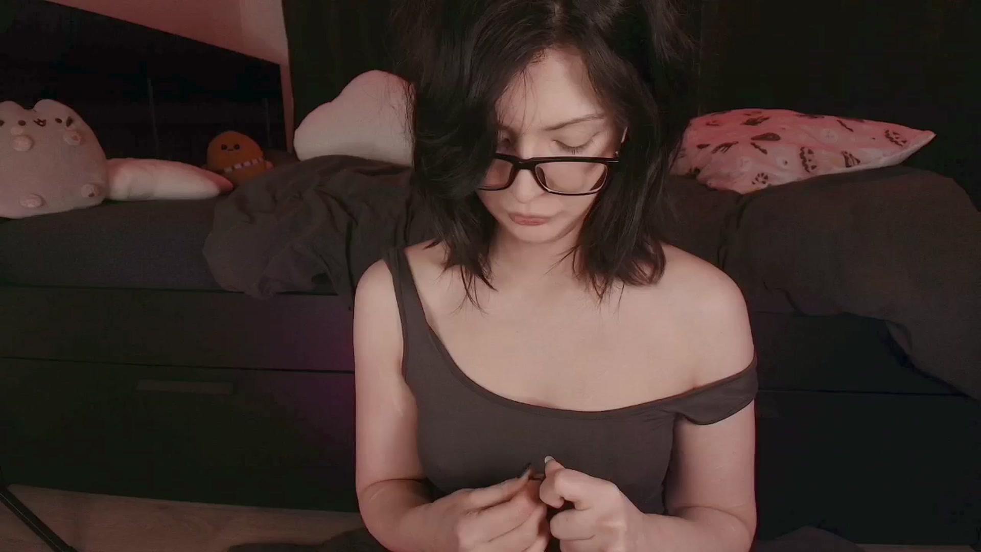 Gallery image thumbnail from RoomToAvoid's myfreecams stream on, 10/12/2025, 05:27 image 5 of 20